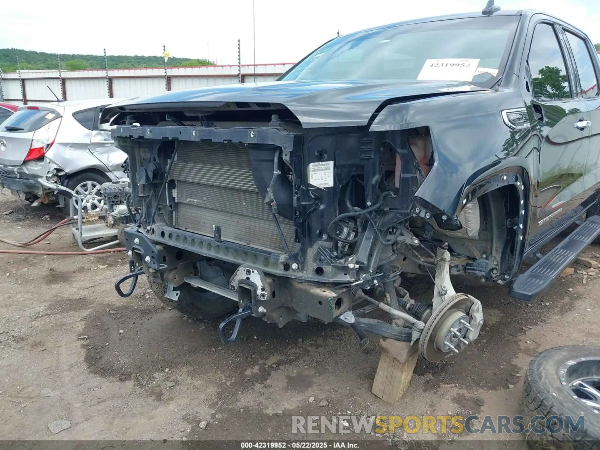 6 Photograph of a damaged car 3GTU9DED6LG133243 GMC SIERRA 1500 2020