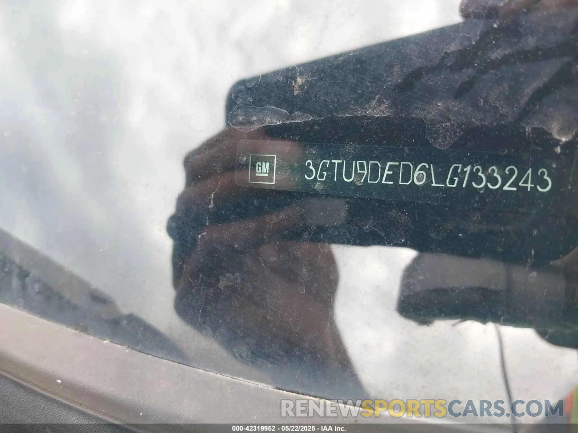 9 Photograph of a damaged car 3GTU9DED6LG133243 GMC SIERRA 1500 2020