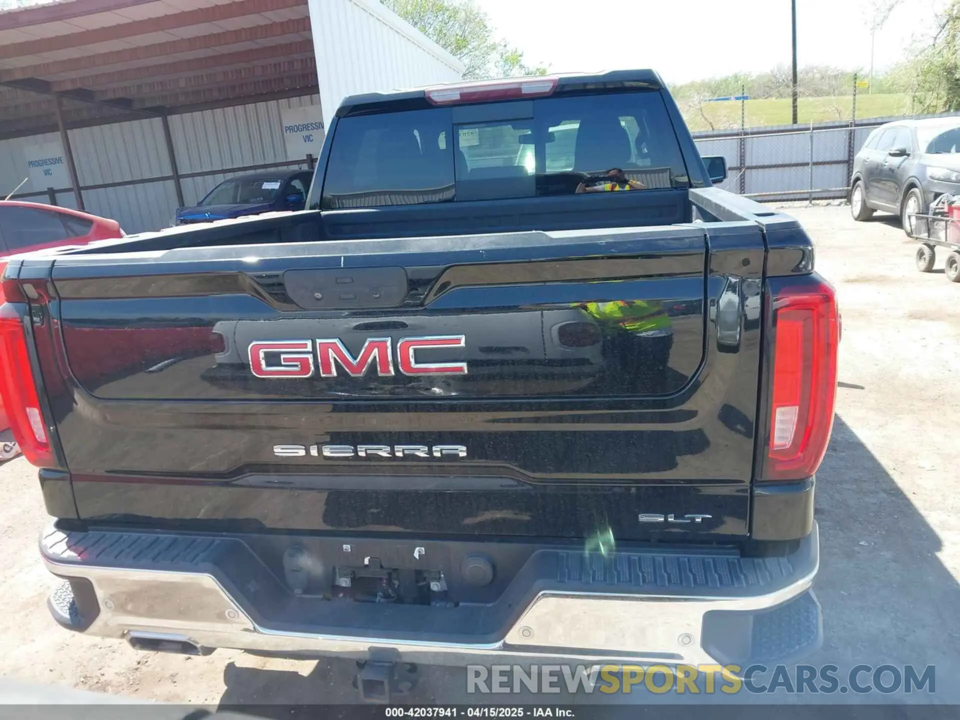 16 Photograph of a damaged car 3GTU9DED6LG299259 GMC SIERRA 1500 2020