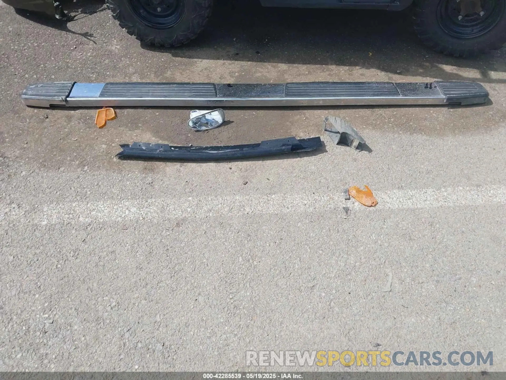 12 Photograph of a damaged car 3GTU9DED8LG417473 GMC SIERRA 1500 2020