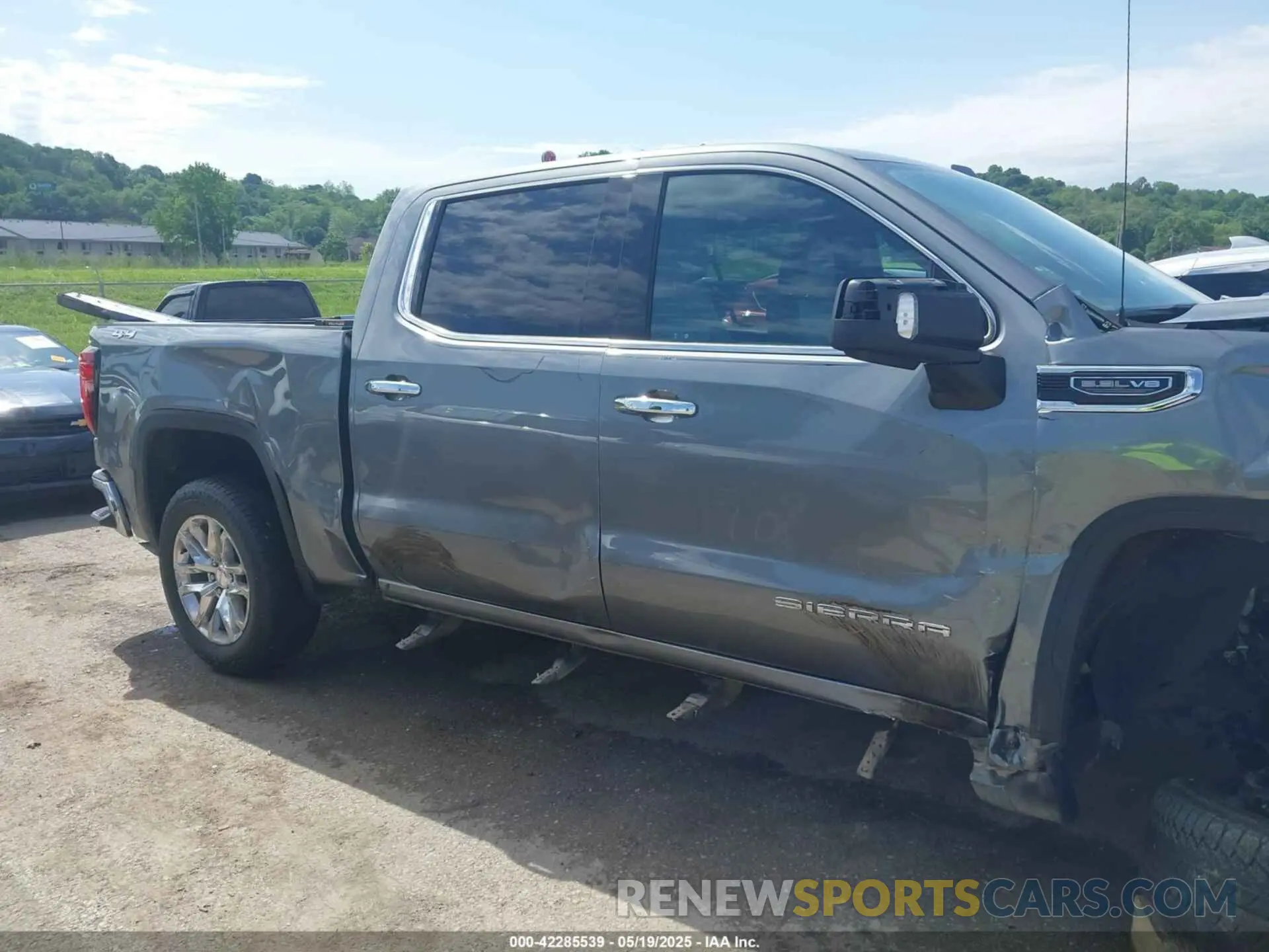 19 Photograph of a damaged car 3GTU9DED8LG417473 GMC SIERRA 1500 2020