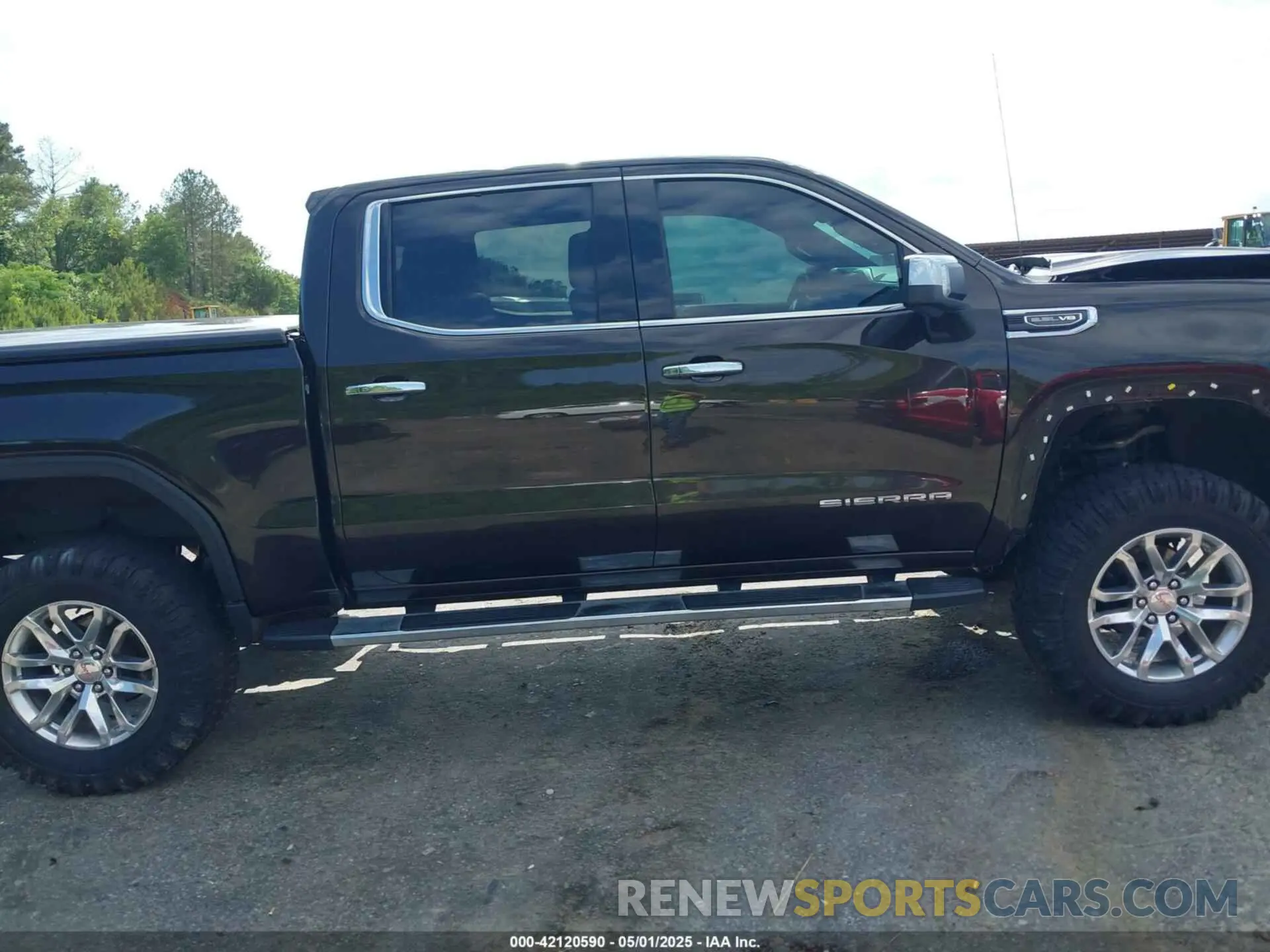 14 Photograph of a damaged car 3GTU9DED9LG286487 GMC SIERRA 1500 2020