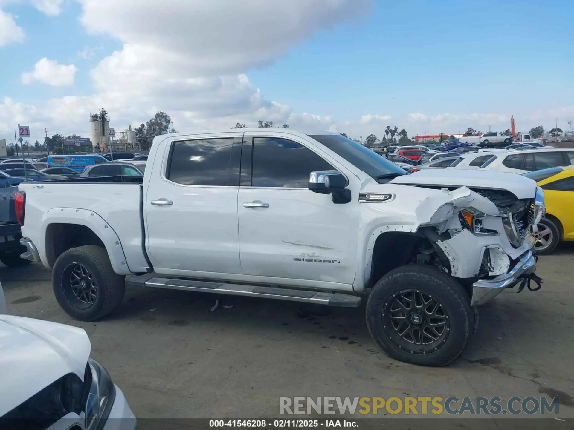 13 Photograph of a damaged car 3GTU9DETXLG292712 GMC SIERRA 1500 2020