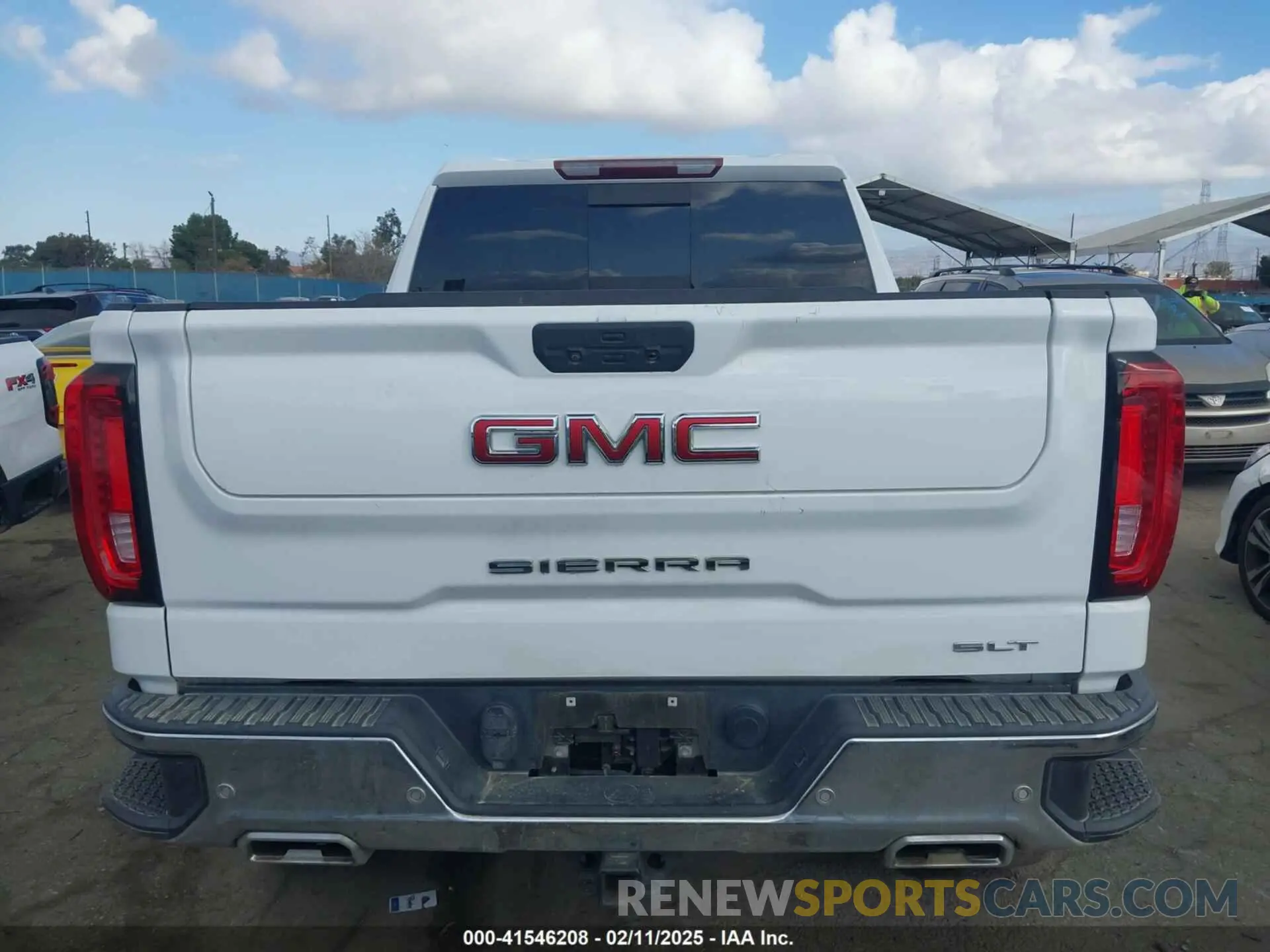 16 Photograph of a damaged car 3GTU9DETXLG292712 GMC SIERRA 1500 2020