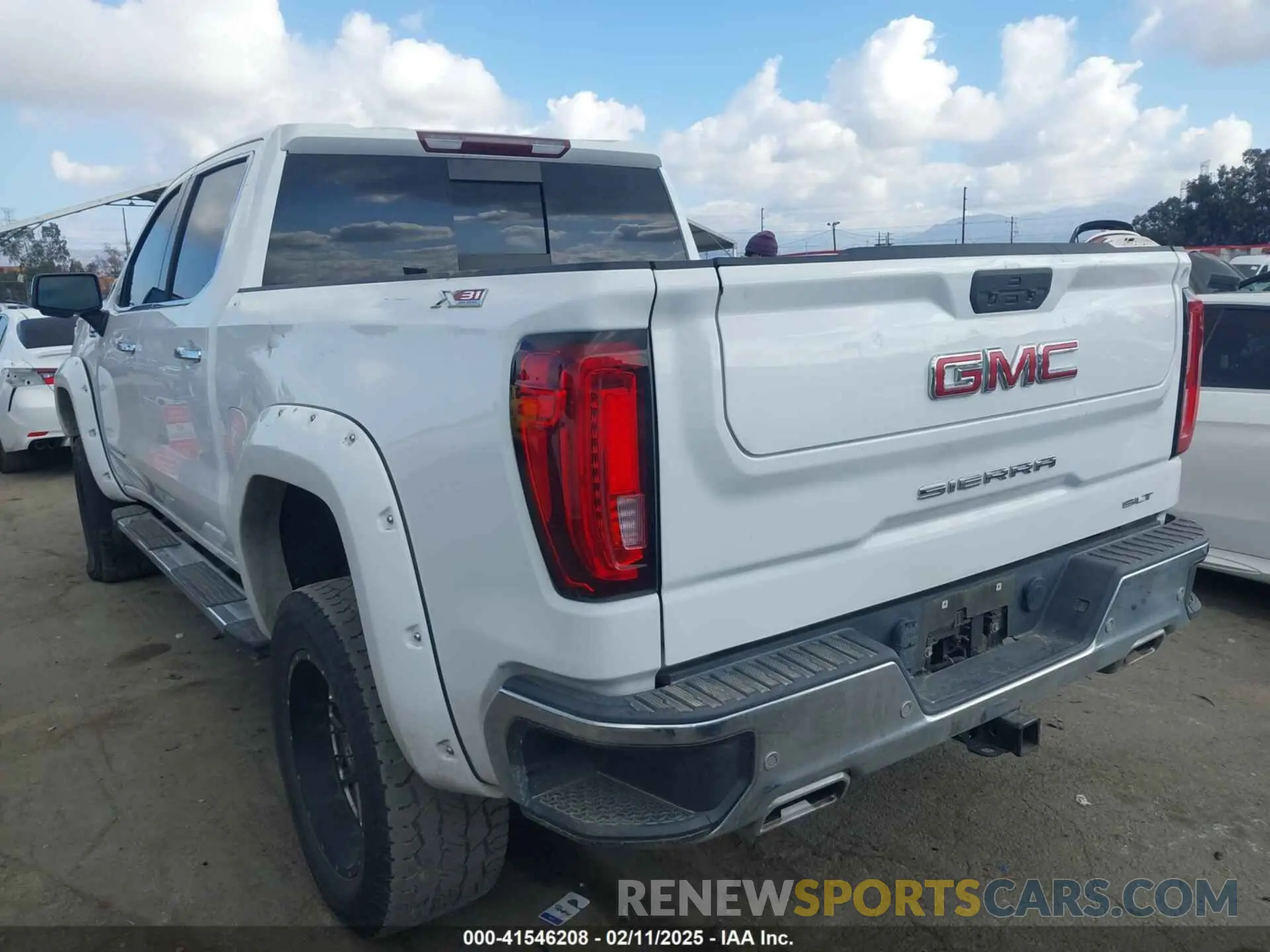 3 Photograph of a damaged car 3GTU9DETXLG292712 GMC SIERRA 1500 2020