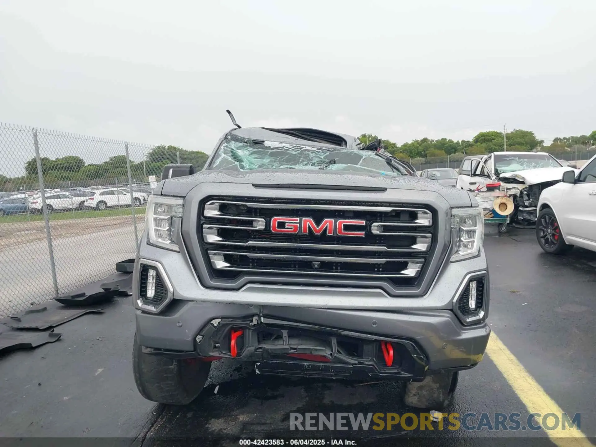 12 Photograph of a damaged car 3GTU9EET2LG419748 GMC SIERRA 1500 2020