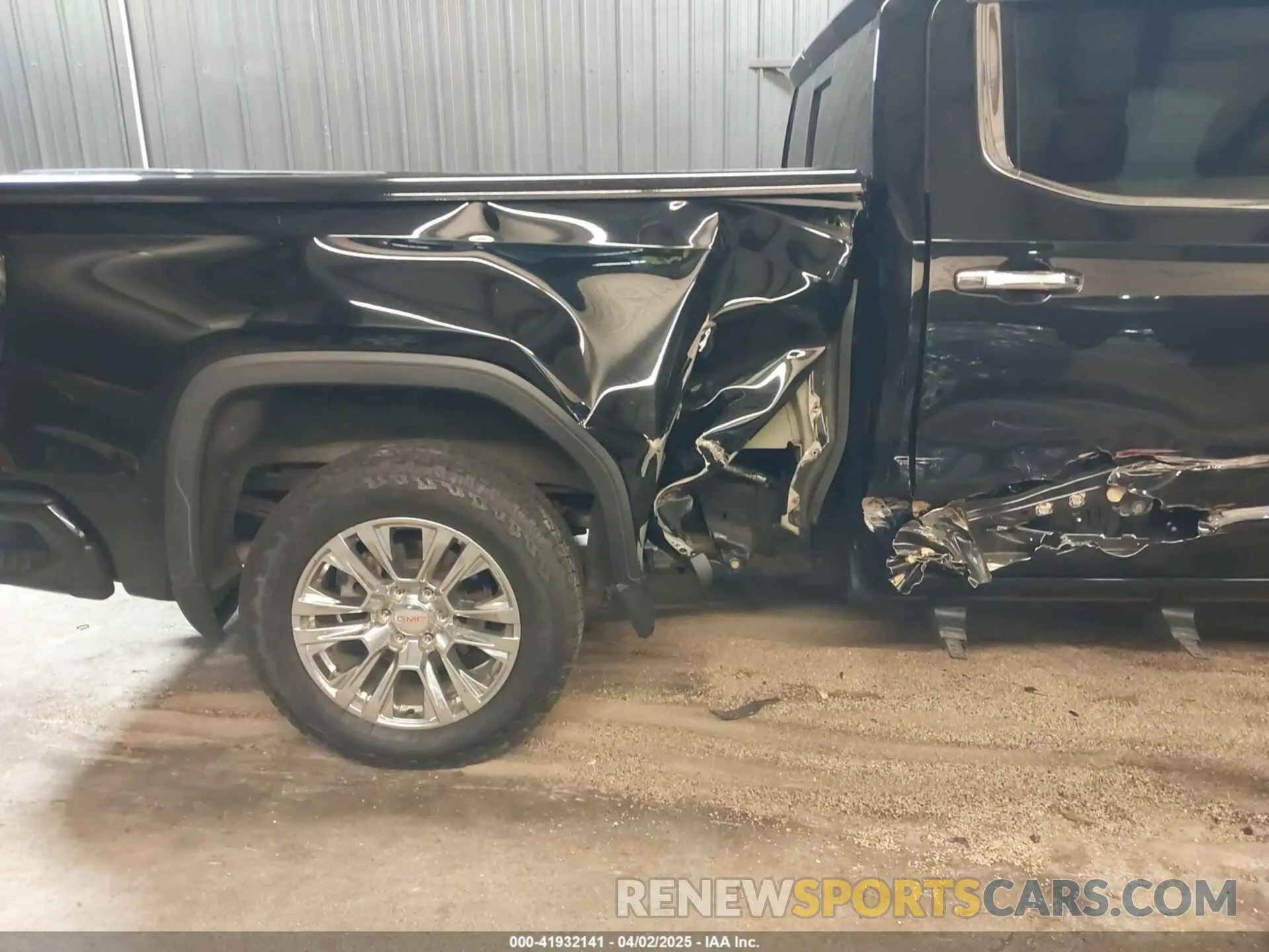 17 Photograph of a damaged car 3GTU9FED5LG294615 GMC SIERRA 1500 2020