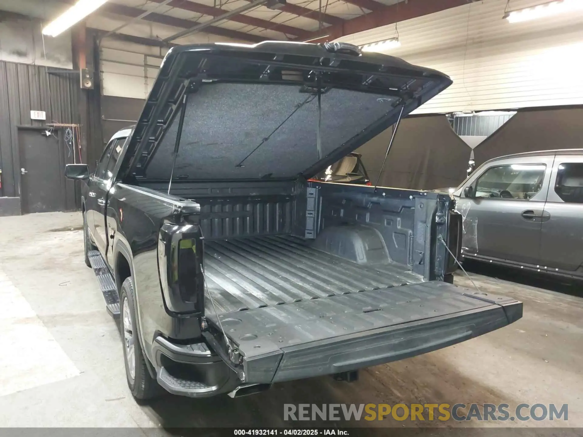 3 Photograph of a damaged car 3GTU9FED5LG294615 GMC SIERRA 1500 2020