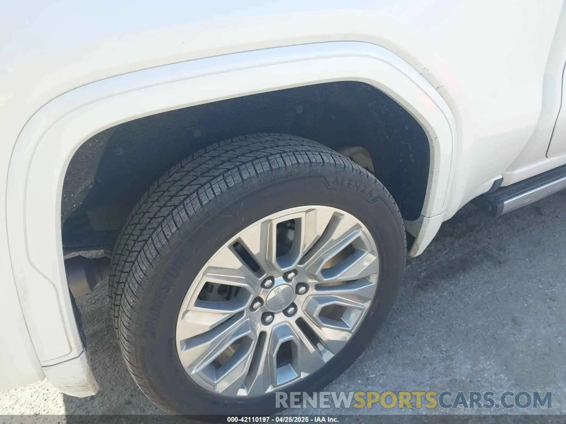 6 Photograph of a damaged car 3GTU9FEL1LG430780 GMC SIERRA 1500 2020