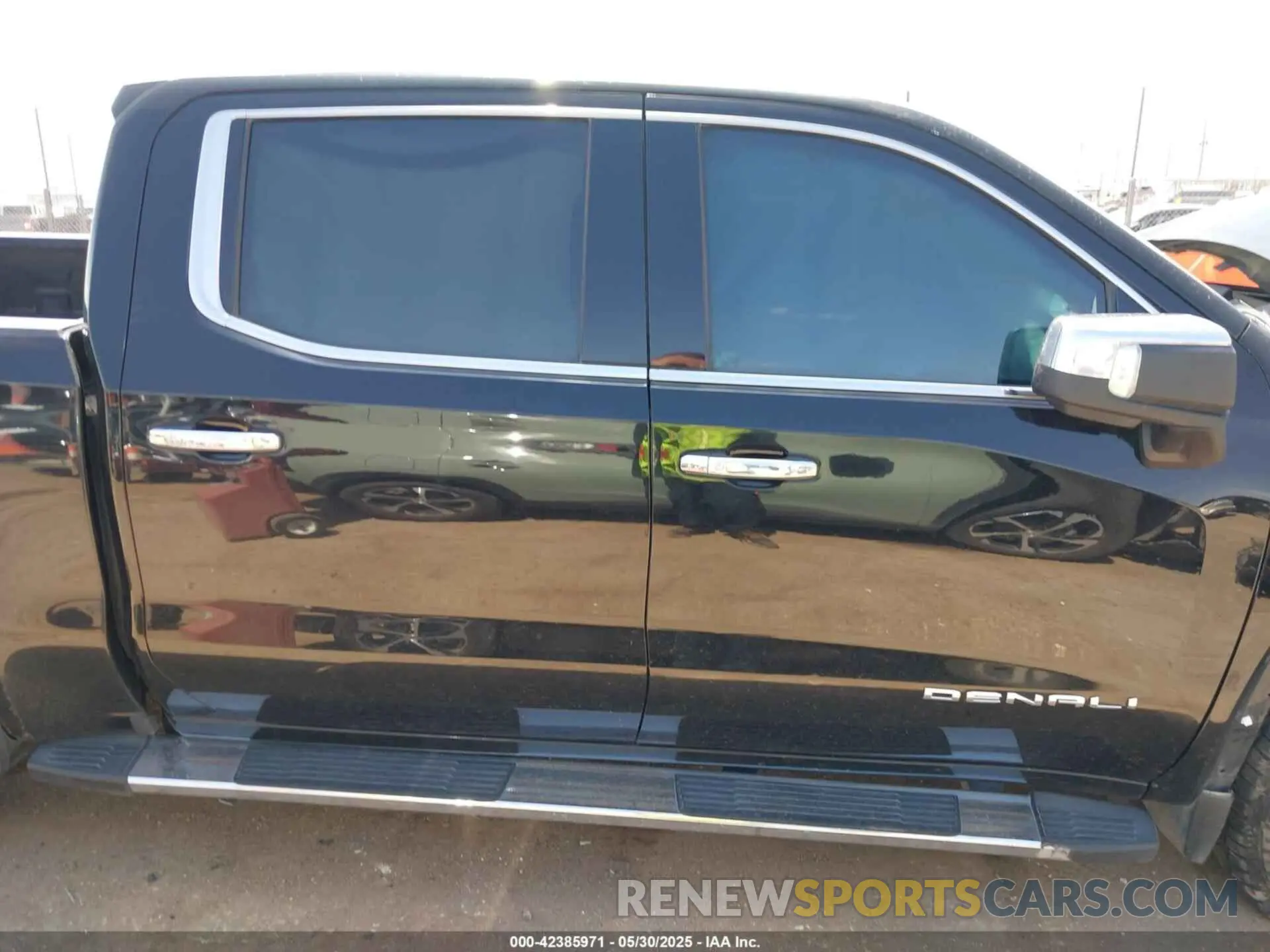 14 Photograph of a damaged car 3GTU9FEL3LG286729 GMC SIERRA 1500 2020
