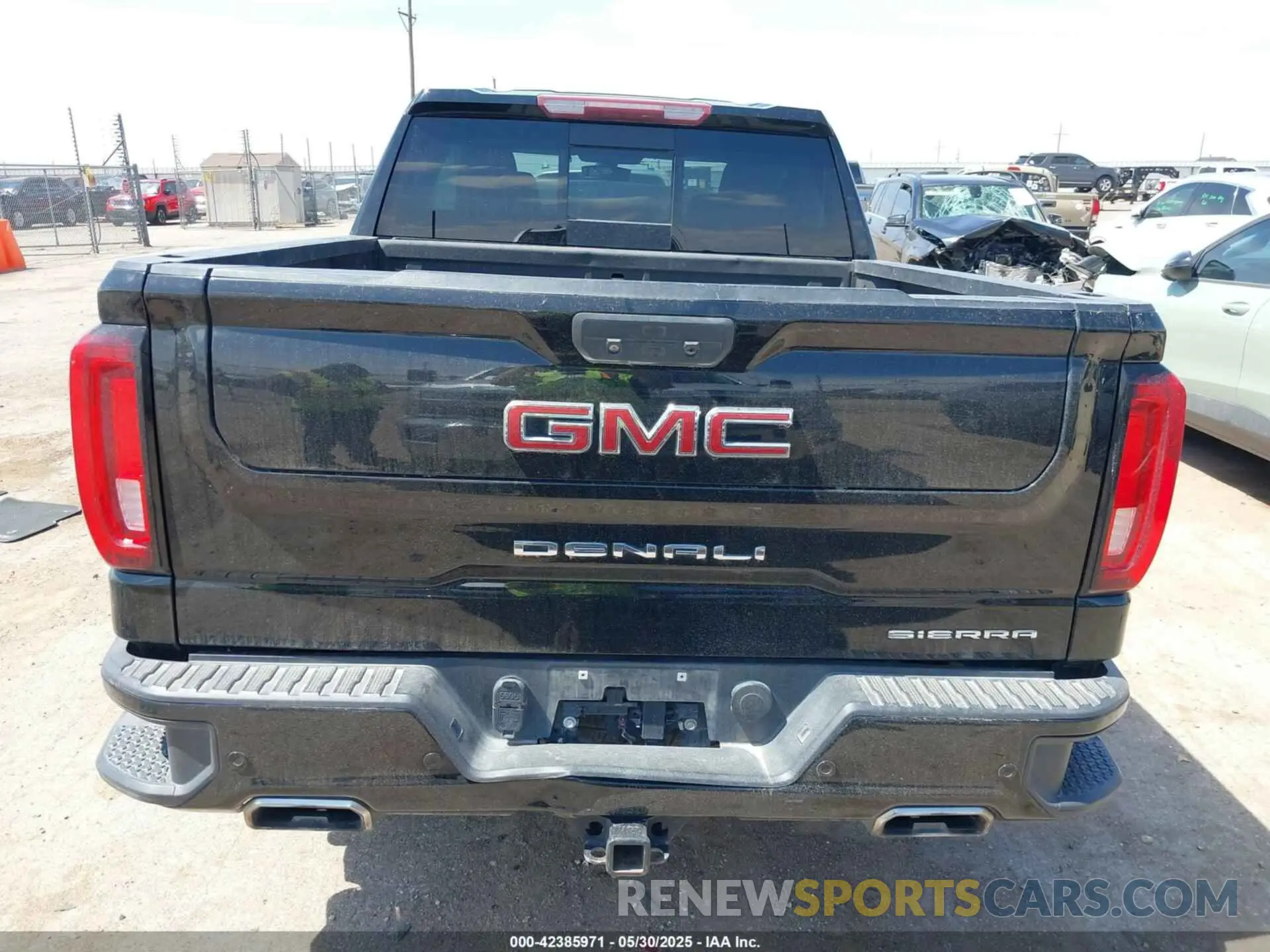 17 Photograph of a damaged car 3GTU9FEL3LG286729 GMC SIERRA 1500 2020