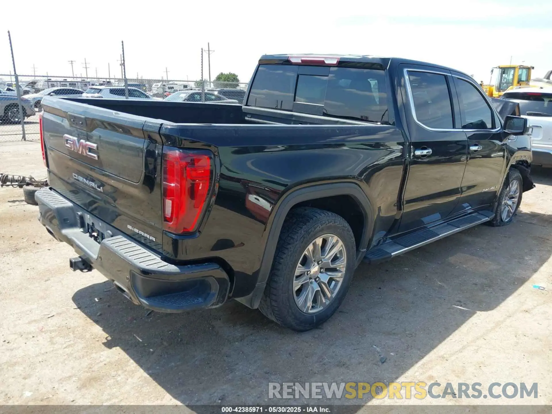 4 Photograph of a damaged car 3GTU9FEL3LG286729 GMC SIERRA 1500 2020