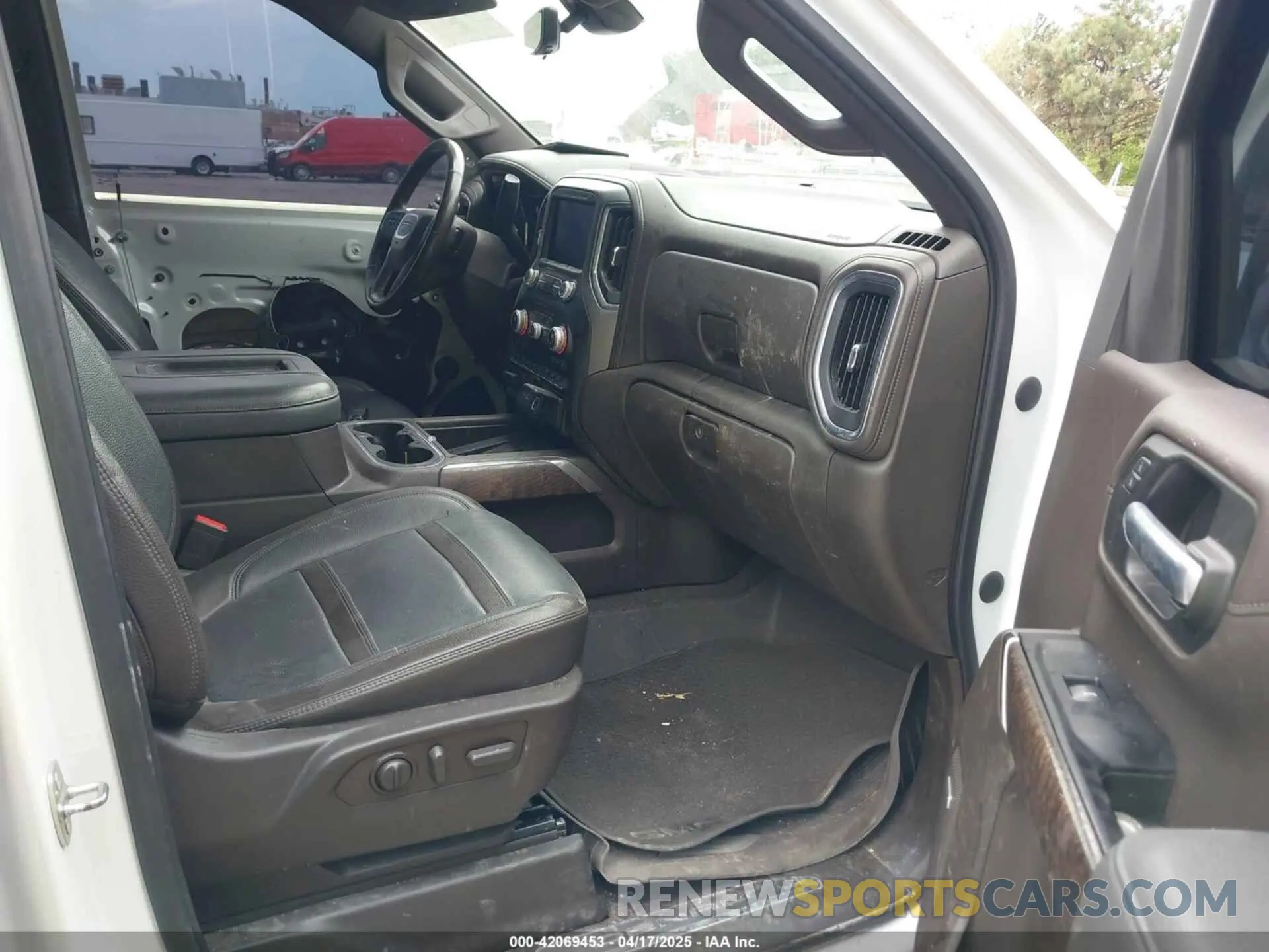 5 Photograph of a damaged car 3GTU9FEL6LG310957 GMC SIERRA 1500 2020