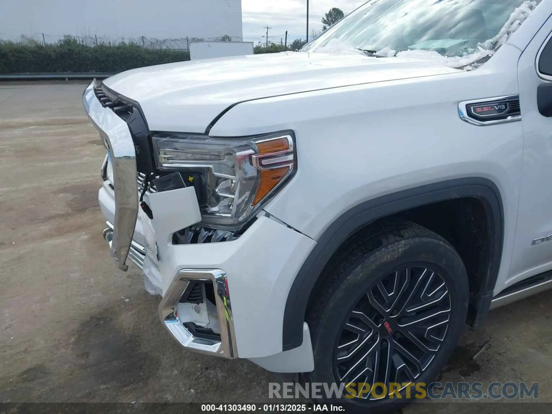 18 Photograph of a damaged car 3GTU9FELXLG371258 GMC SIERRA 1500 2020