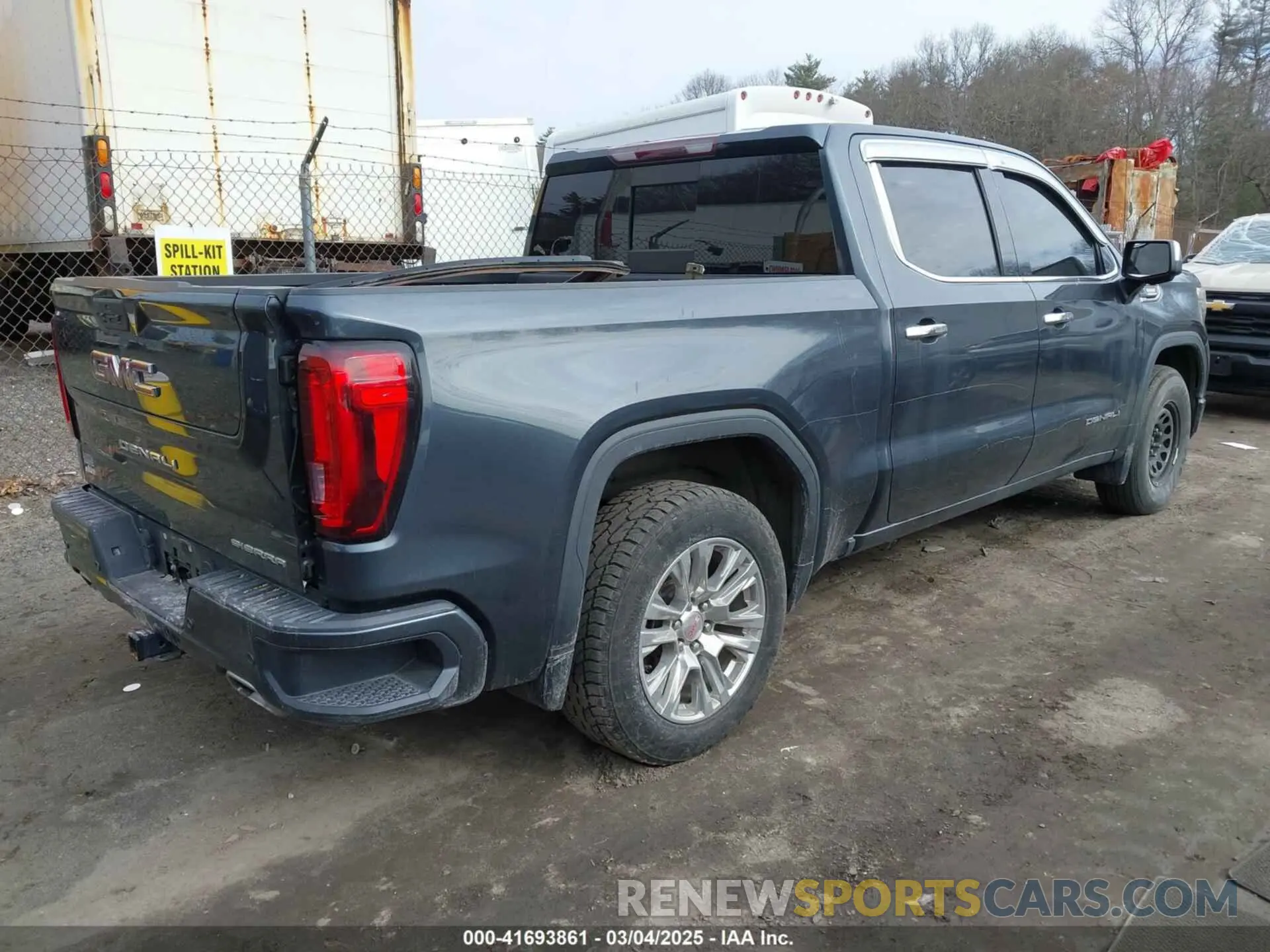 4 Photograph of a damaged car 3GTU9FET7LG224315 GMC SIERRA 1500 2020