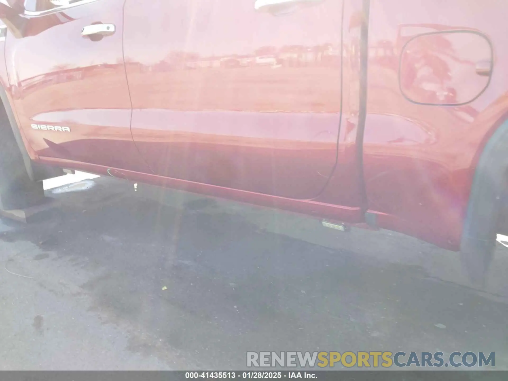 17 Photograph of a damaged car 1GTP8DED2MZ207243 GMC SIERRA 1500 2021