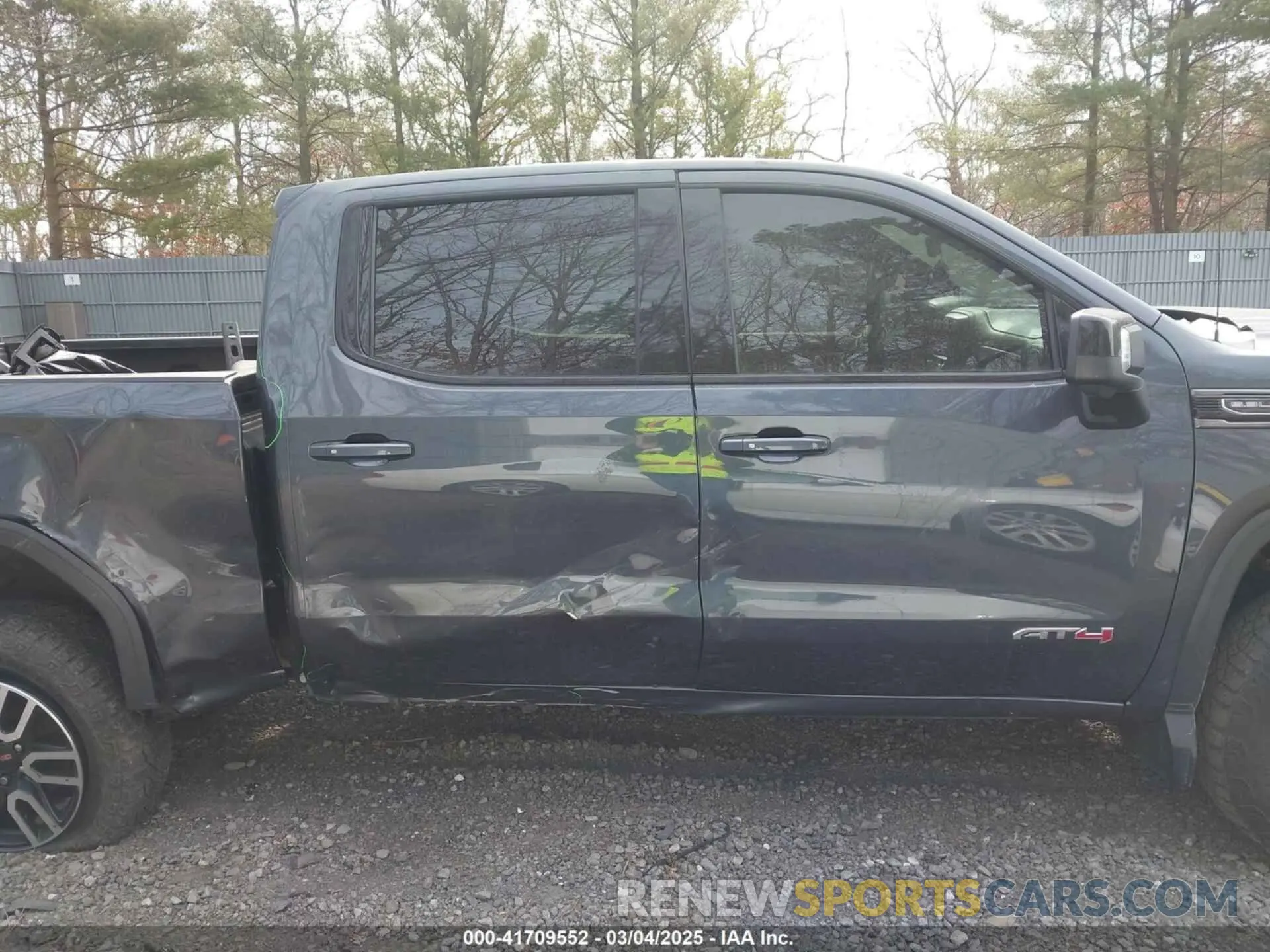 14 Photograph of a damaged car 1GTP9EED2MZ235126 GMC SIERRA 1500 2021