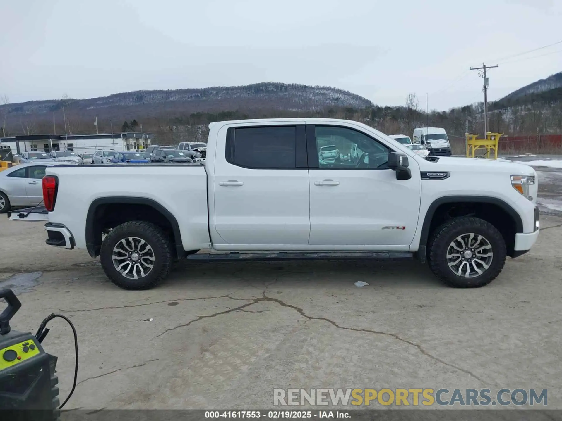14 Photograph of a damaged car 1GTP9EED9MZ254983 GMC SIERRA 1500 2021
