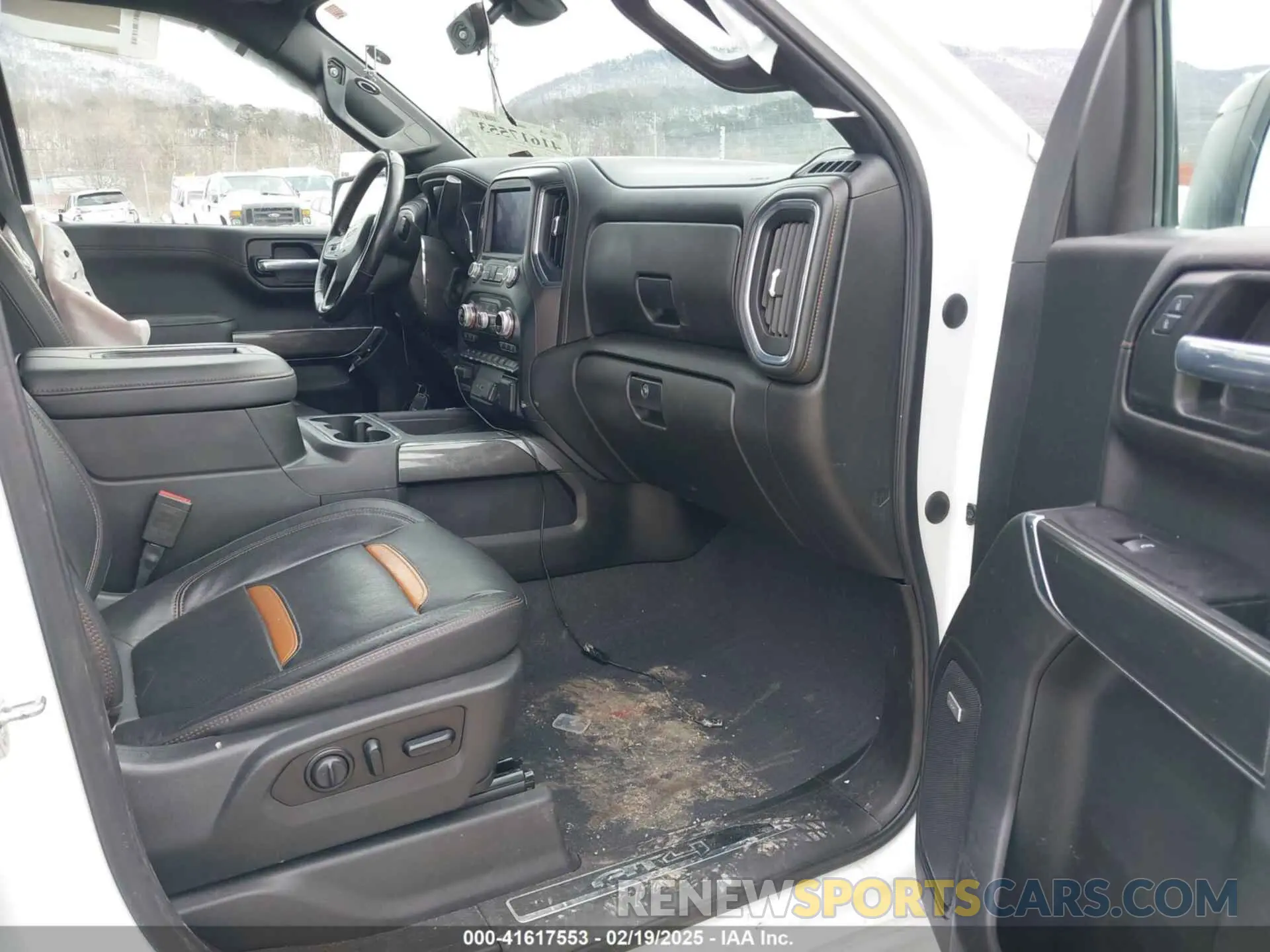 5 Photograph of a damaged car 1GTP9EED9MZ254983 GMC SIERRA 1500 2021