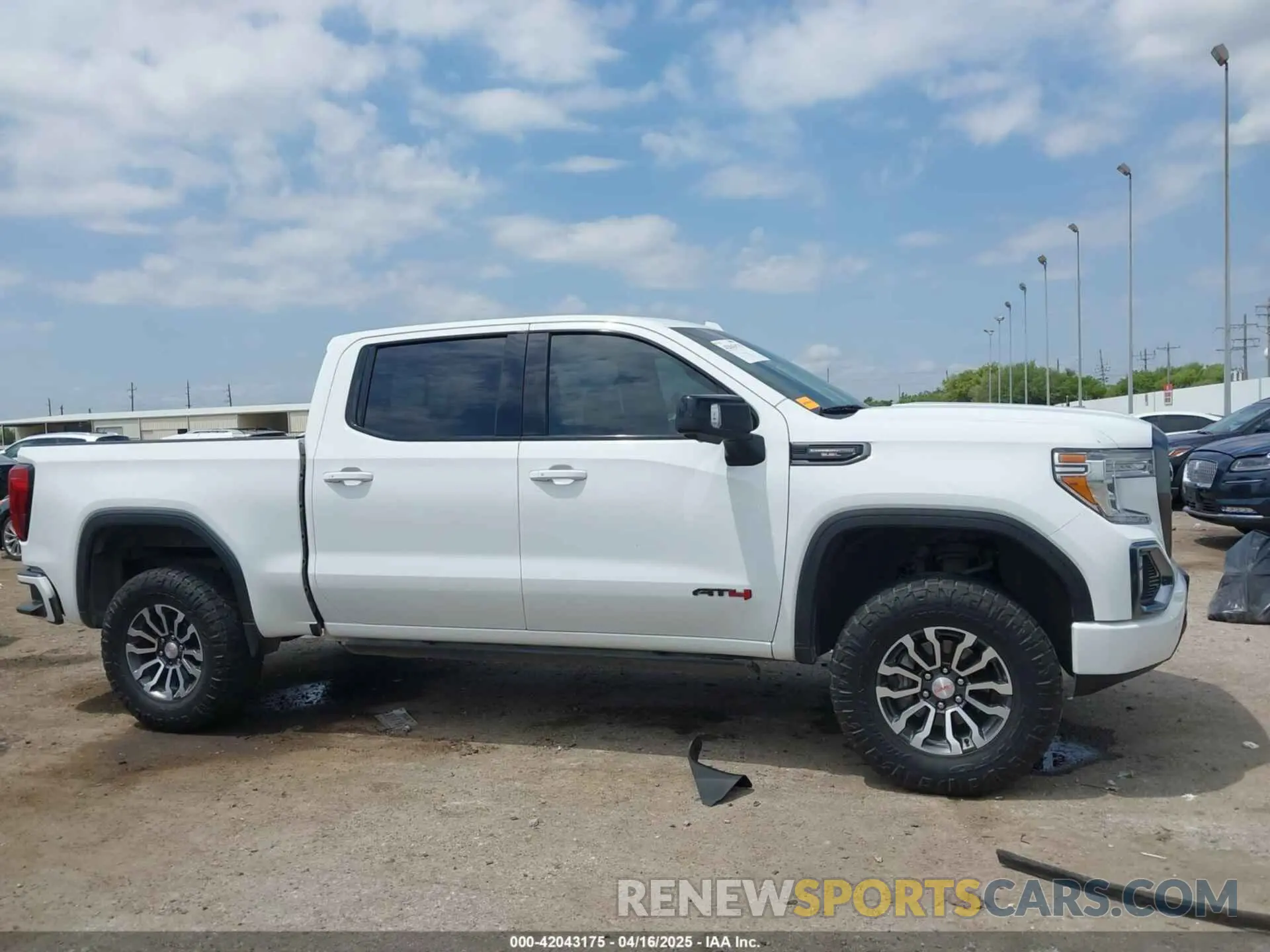 12 Photograph of a damaged car 1GTP9EEL1MZ331840 GMC SIERRA 1500 2021