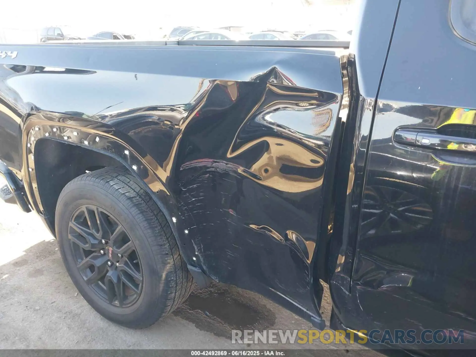 6 Photograph of a damaged car 1GTR9CED7MZ225866 GMC SIERRA 1500 2021