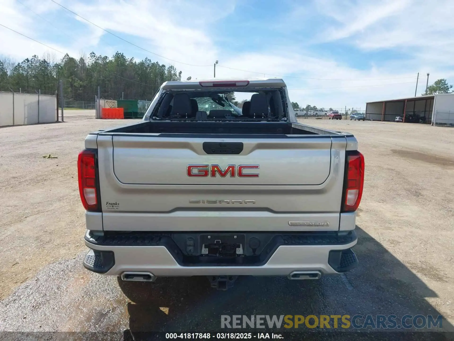 18 Photograph of a damaged car 1GTU9CET0MZ350838 GMC SIERRA 1500 2021