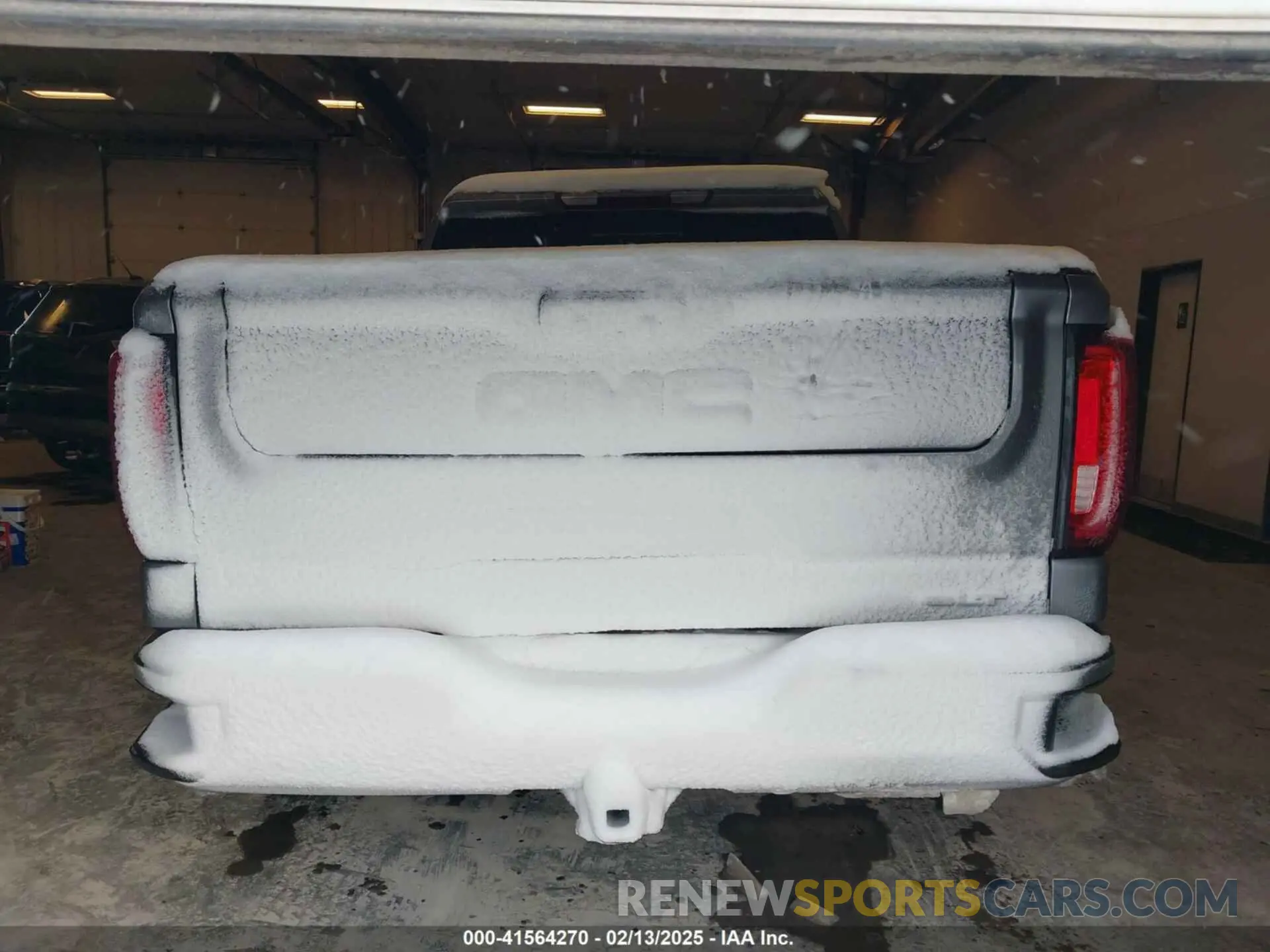 17 Photograph of a damaged car 1GTU9DED7MZ359468 GMC SIERRA 1500 2021