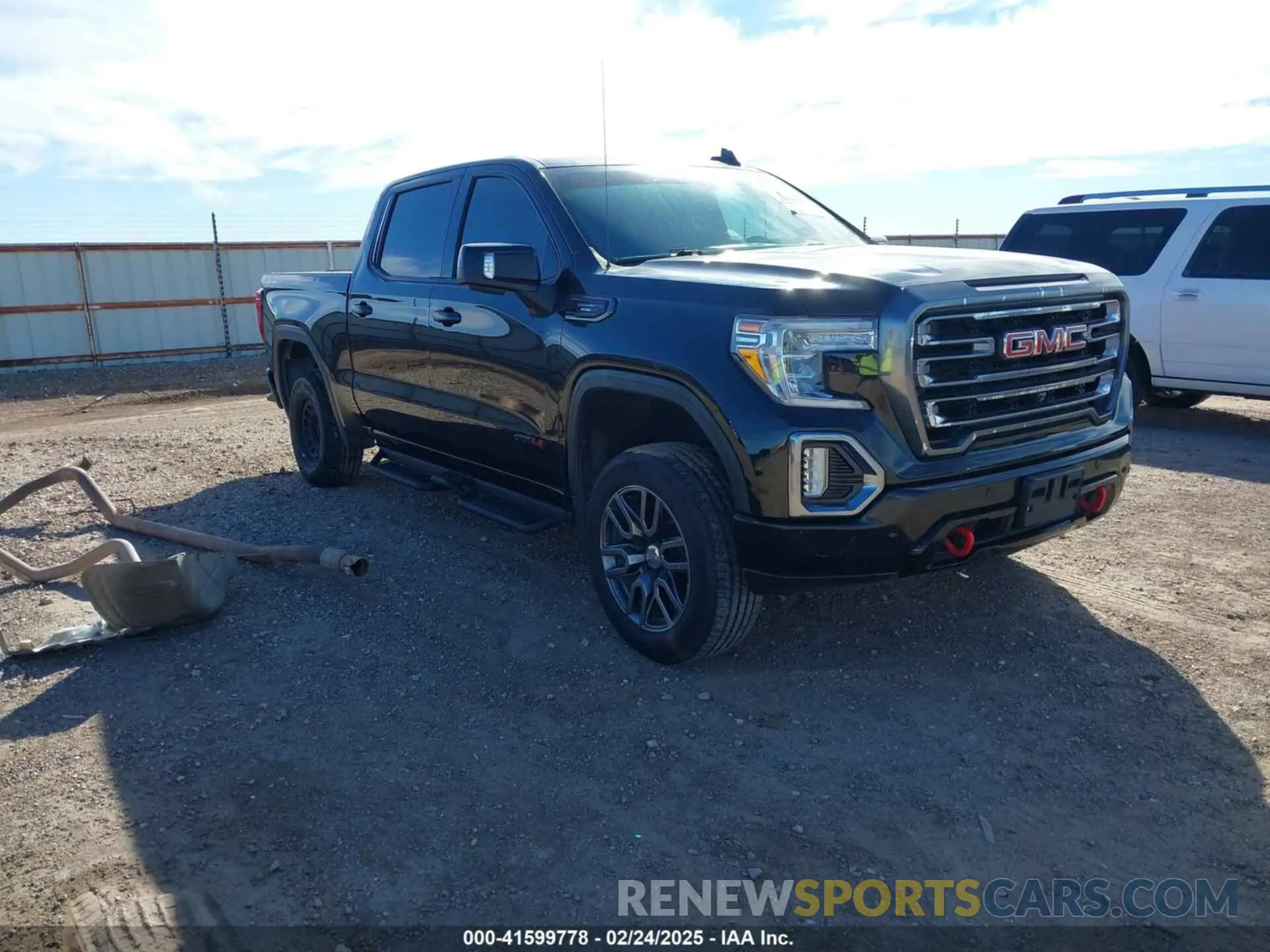 1 Photograph of a damaged car 1GTU9EETXMZ230606 GMC SIERRA 1500 2021