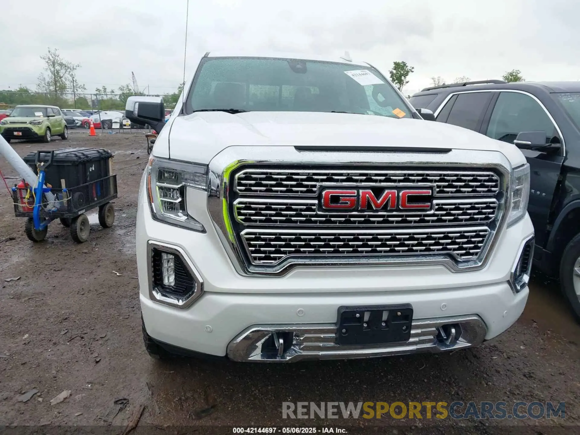 12 Photograph of a damaged car 1GTU9FED9MZ439656 GMC SIERRA 1500 2021