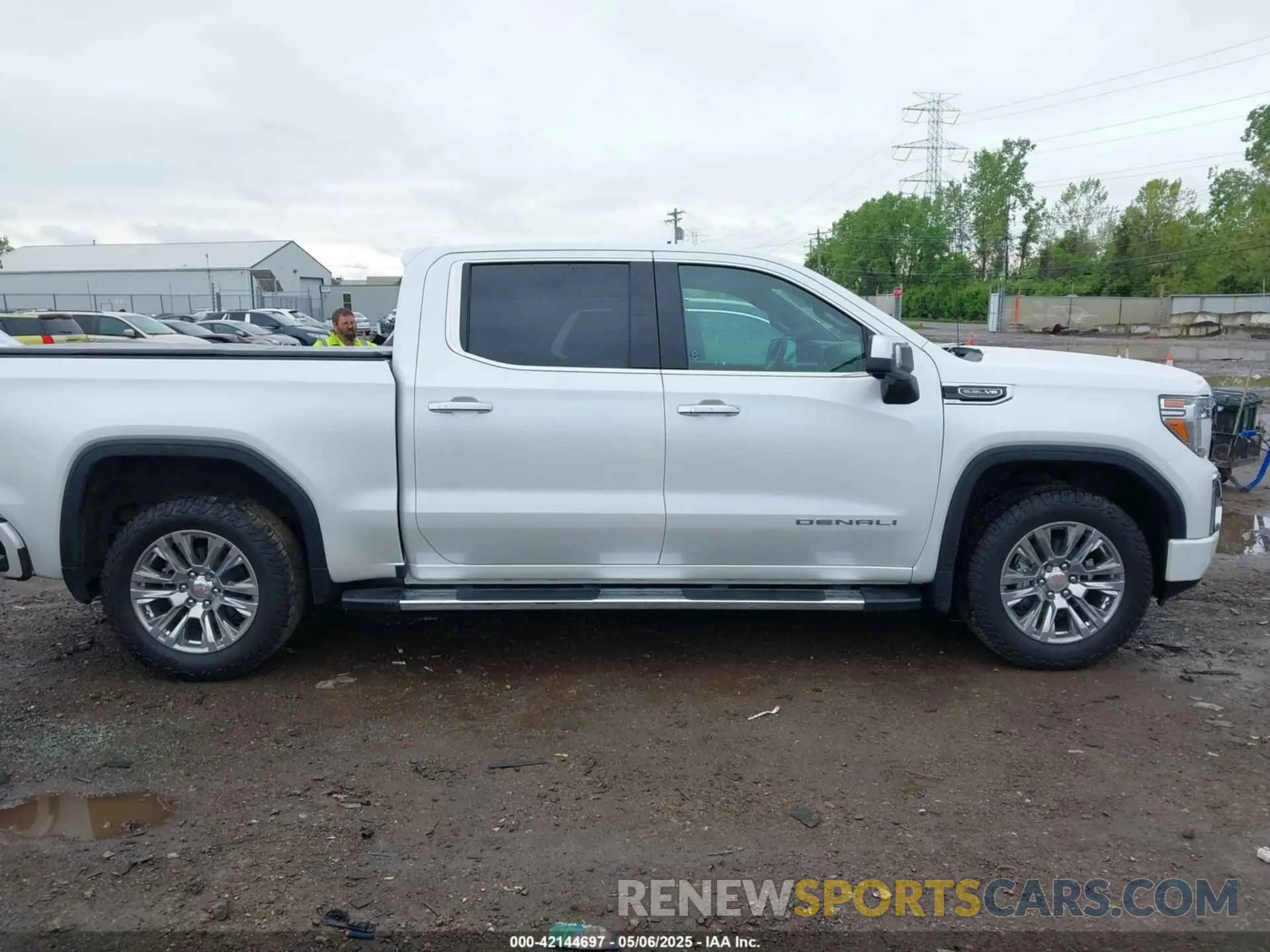 13 Photograph of a damaged car 1GTU9FED9MZ439656 GMC SIERRA 1500 2021