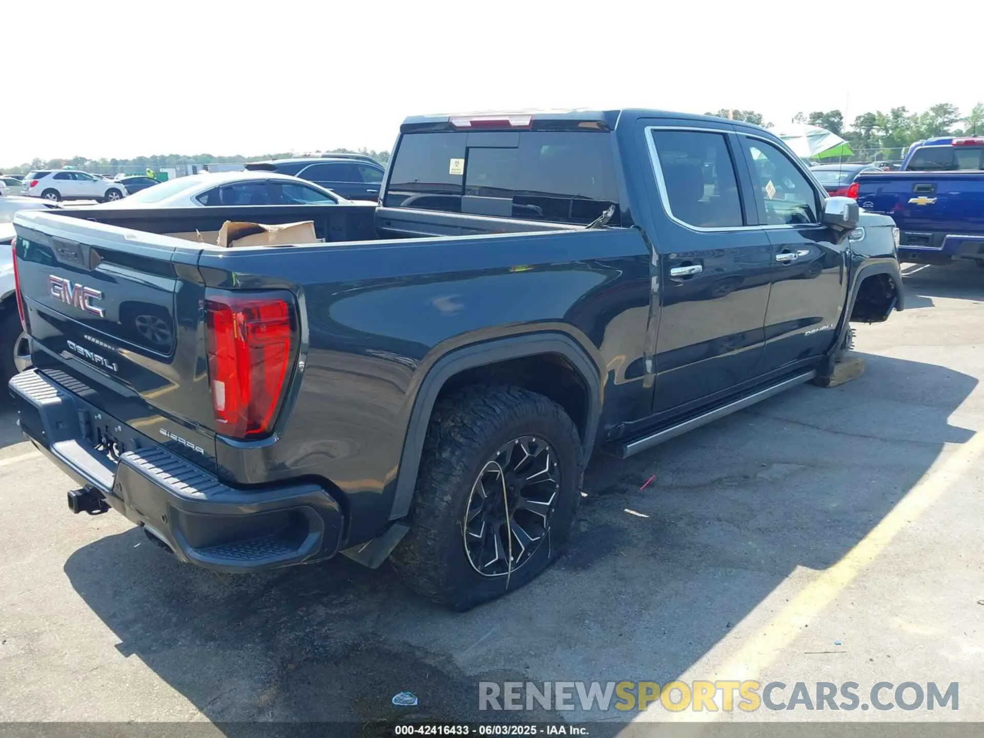 4 Photograph of a damaged car 1GTU9FEL2MZ444138 GMC SIERRA 1500 2021