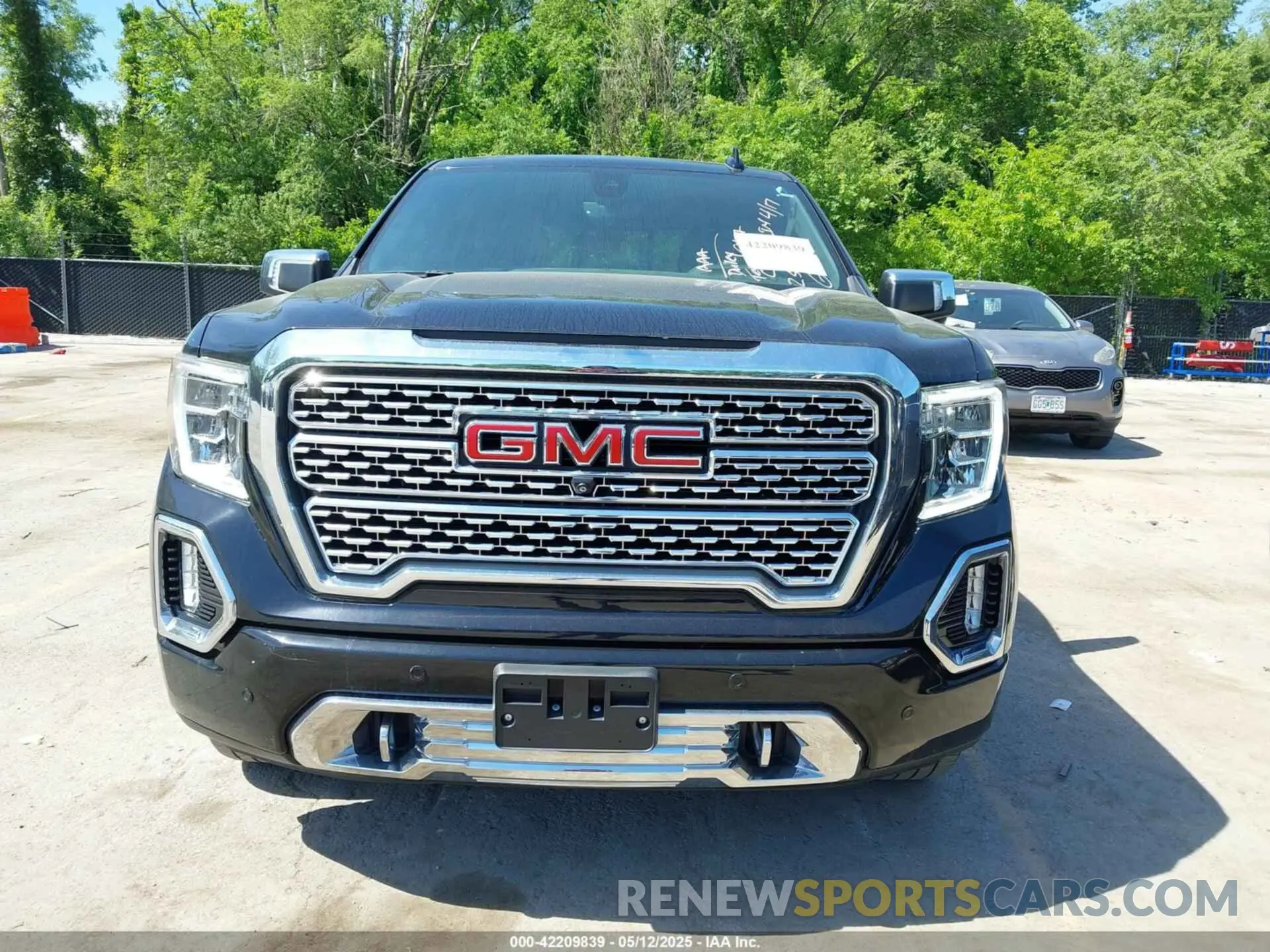 12 Photograph of a damaged car 1GTU9FEL4MZ253708 GMC SIERRA 1500 2021