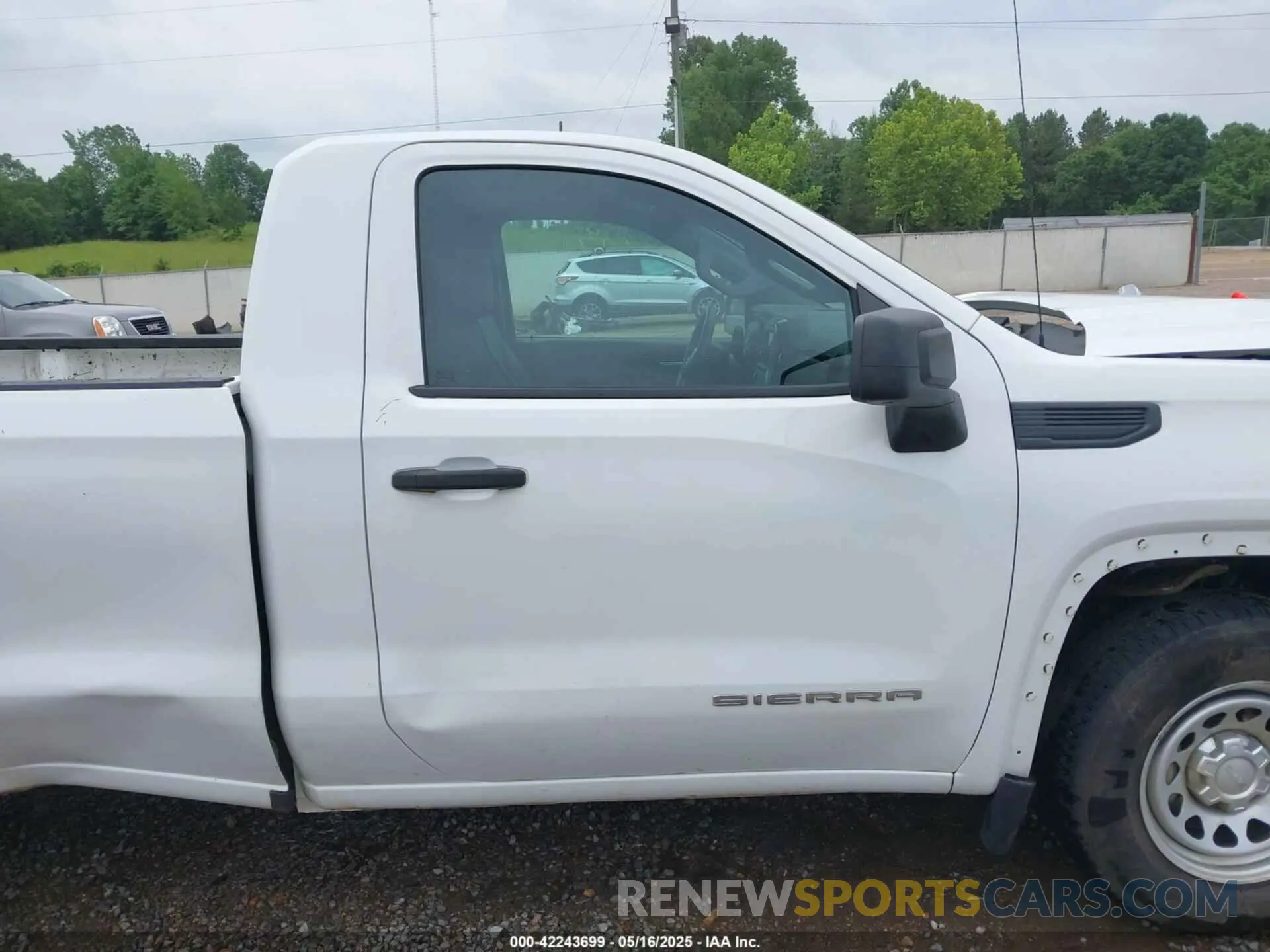 14 Photograph of a damaged car 3GTN8AEF4MG225203 GMC SIERRA 1500 2021