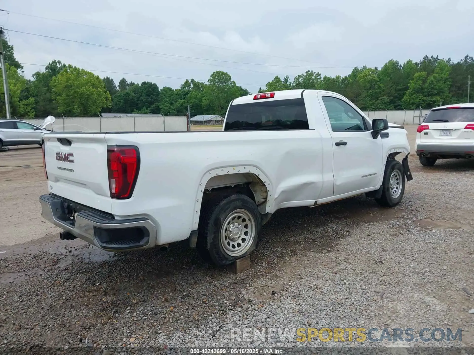 4 Photograph of a damaged car 3GTN8AEF4MG225203 GMC SIERRA 1500 2021