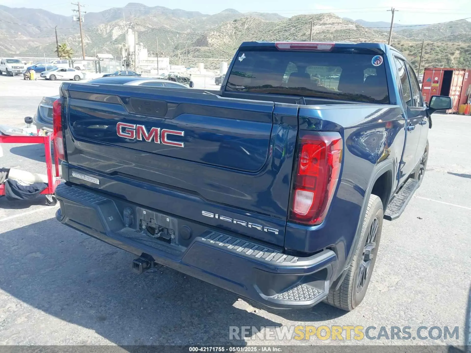 4 Photograph of a damaged car 3GTP8CED7MG478275 GMC SIERRA 1500 2021
