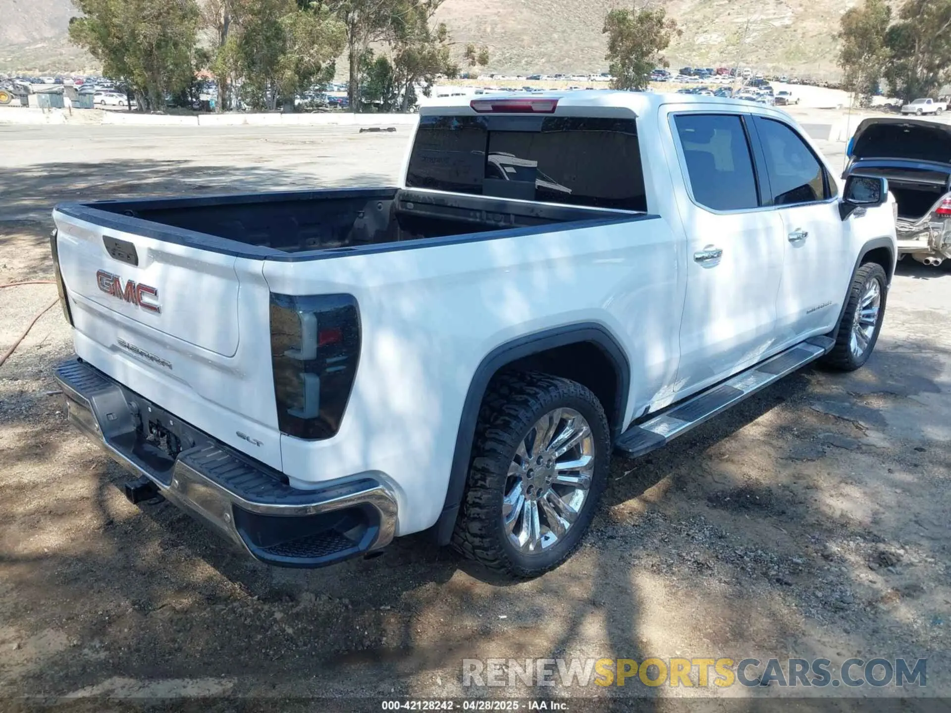 4 Photograph of a damaged car 3GTP8DEDXMG118262 GMC SIERRA 1500 2021