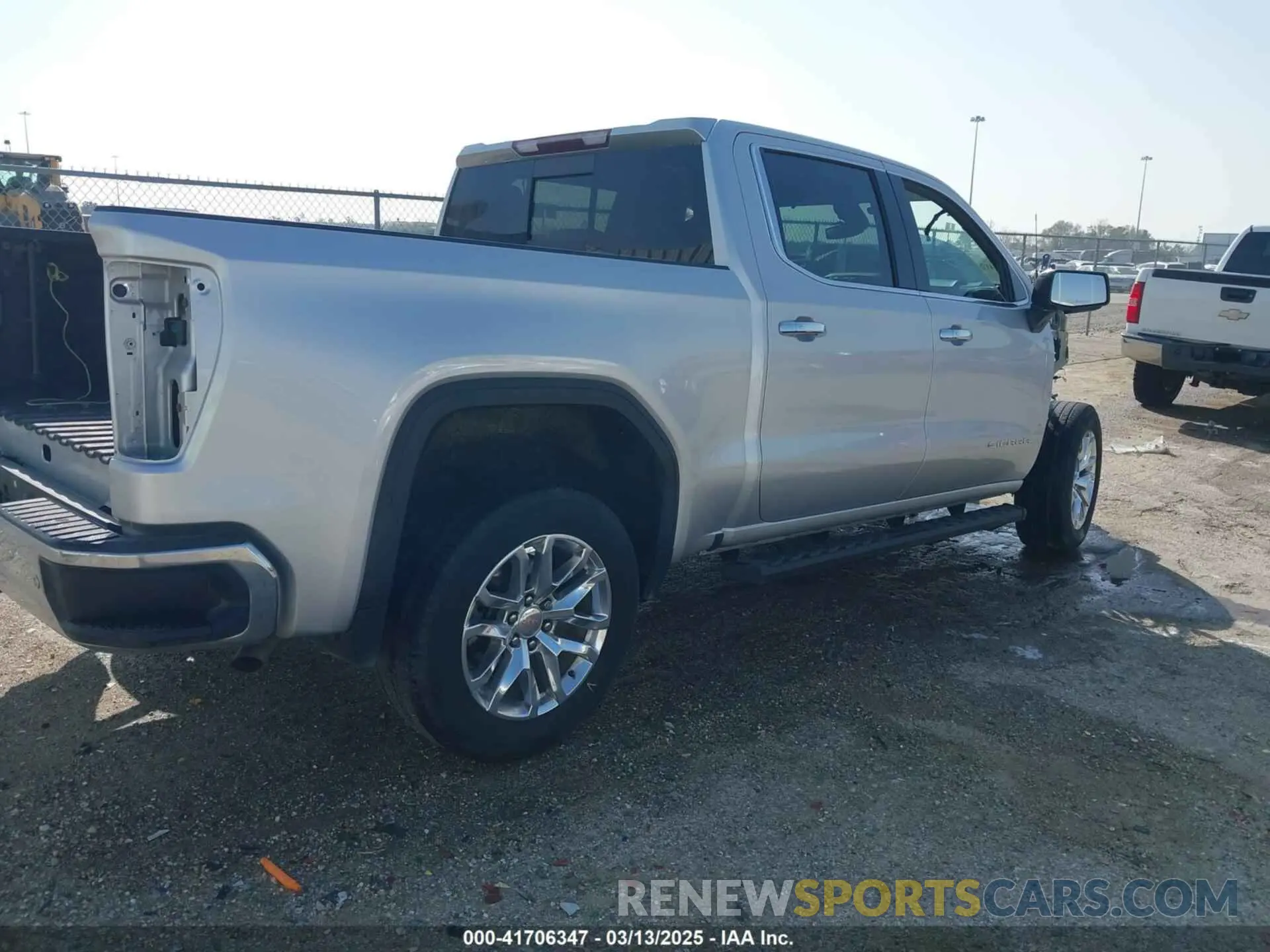 4 Photograph of a damaged car 3GTP8DEDXMG320096 GMC SIERRA 1500 2021