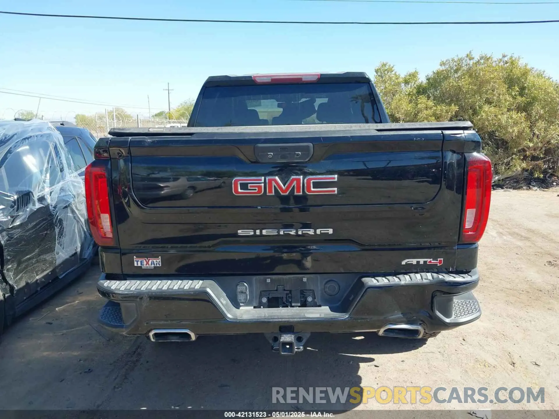 17 Photograph of a damaged car 3GTP9EED4MG390907 GMC SIERRA 1500 2021