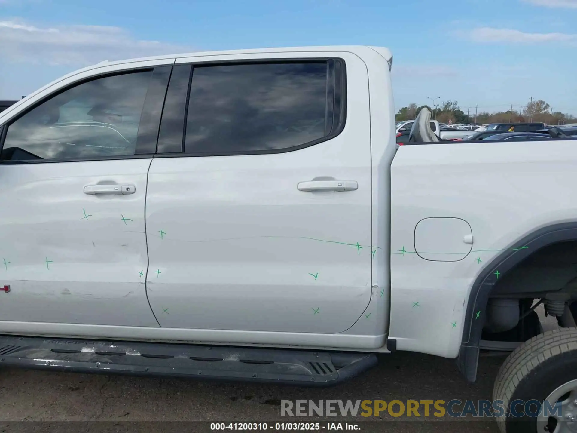 14 Photograph of a damaged car 3GTP9EED6MG421784 GMC SIERRA 1500 2021