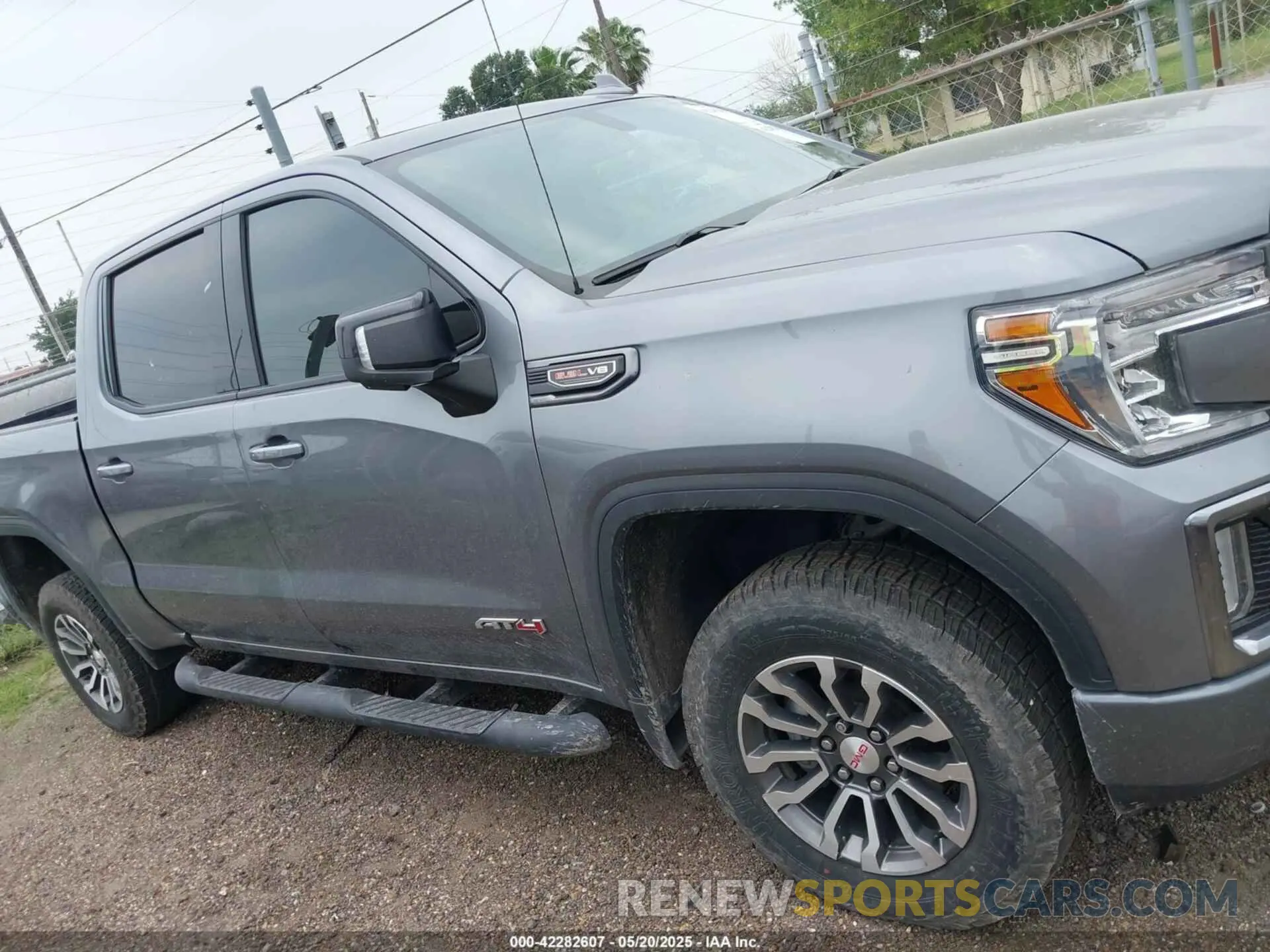 13 Photograph of a damaged car 3GTP9EEL3MG388668 GMC SIERRA 1500 2021