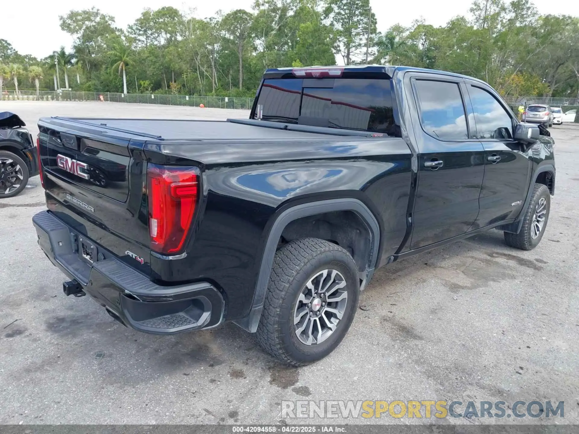 4 Photograph of a damaged car 3GTP9EEL6MG296549 GMC SIERRA 1500 2021