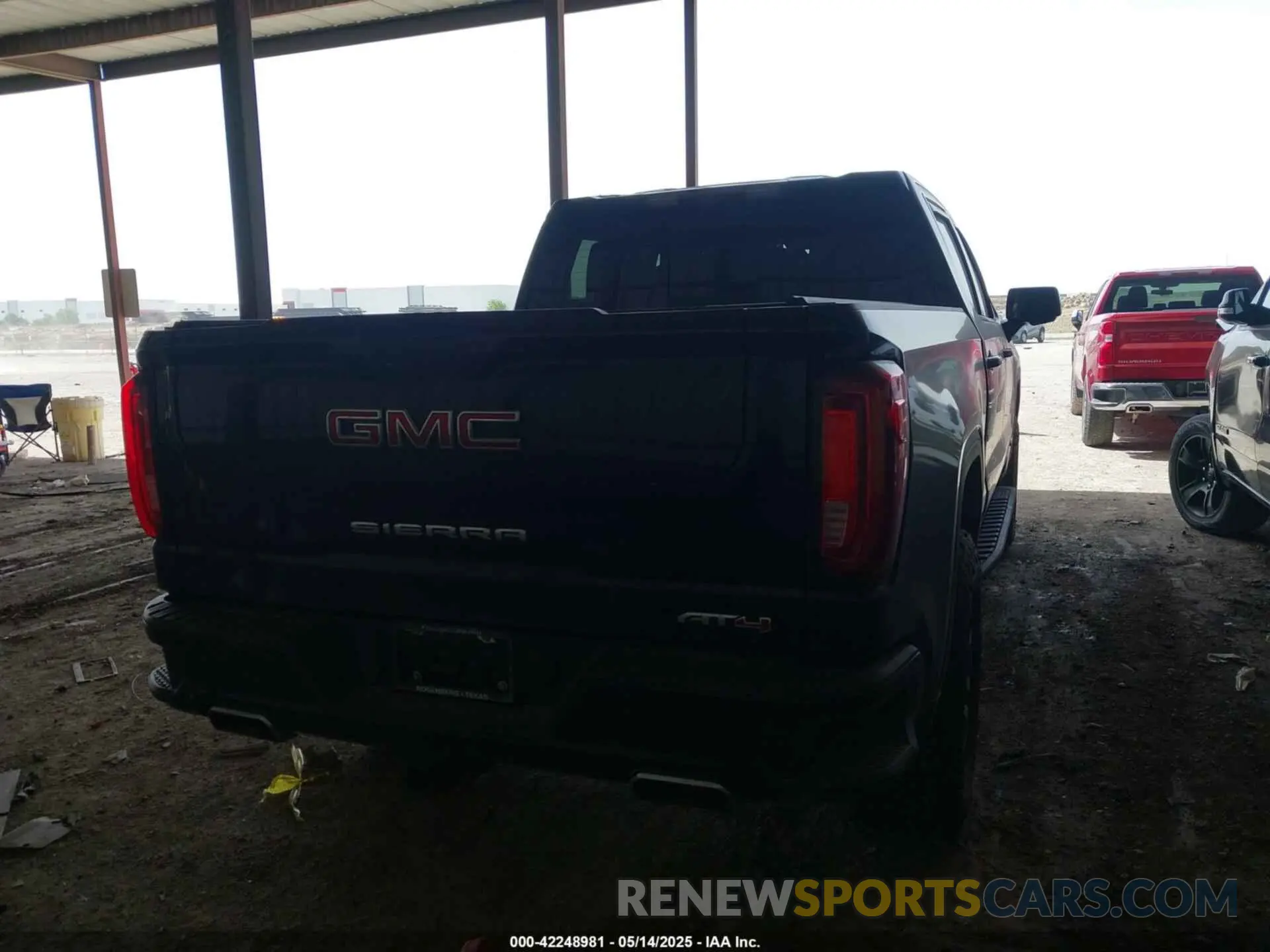 4 Photograph of a damaged car 3GTP9EEL8MG176316 GMC SIERRA 1500 2021