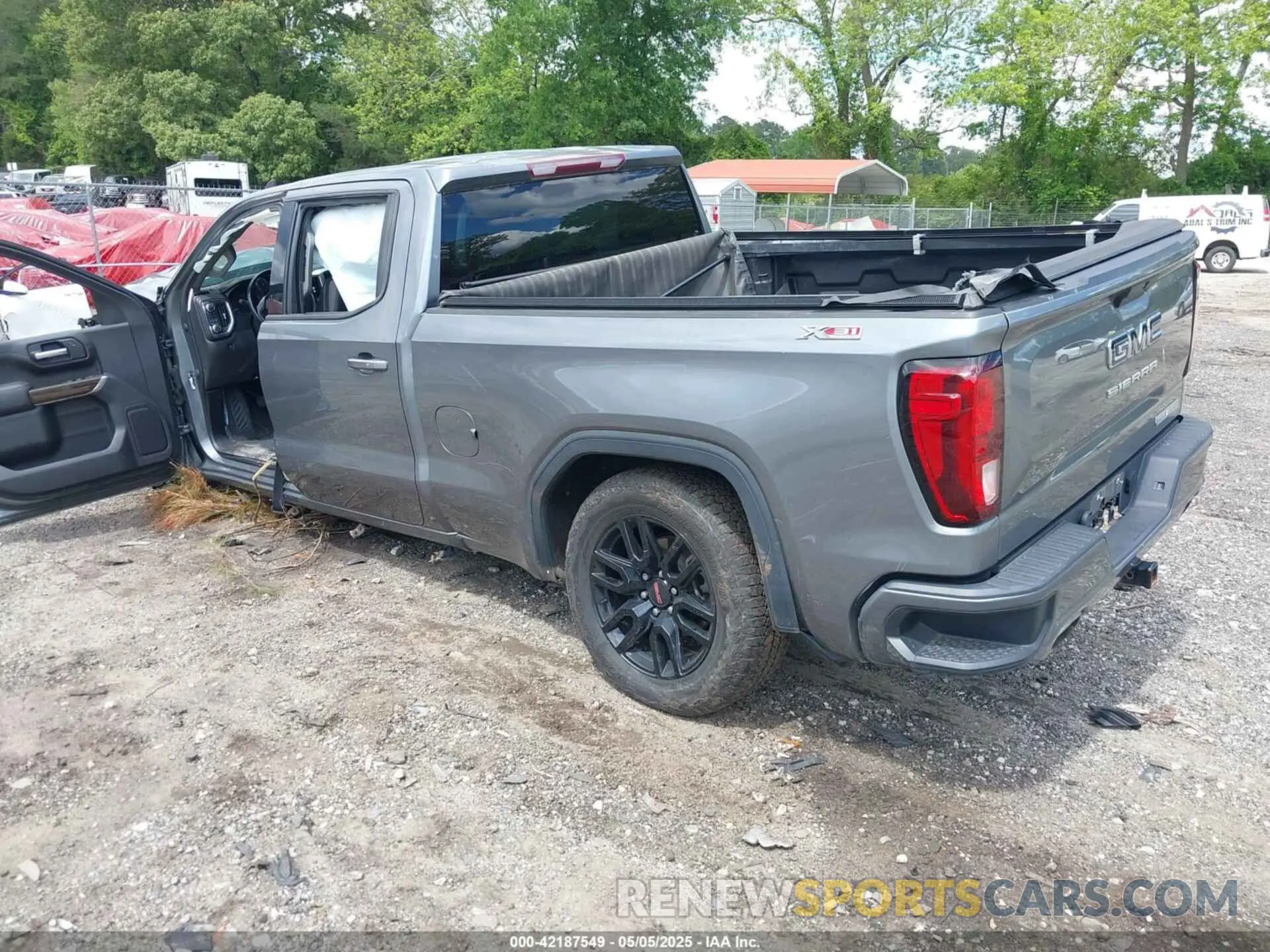 3 Photograph of a damaged car 3GTU9CED0MG148543 GMC SIERRA 1500 2021