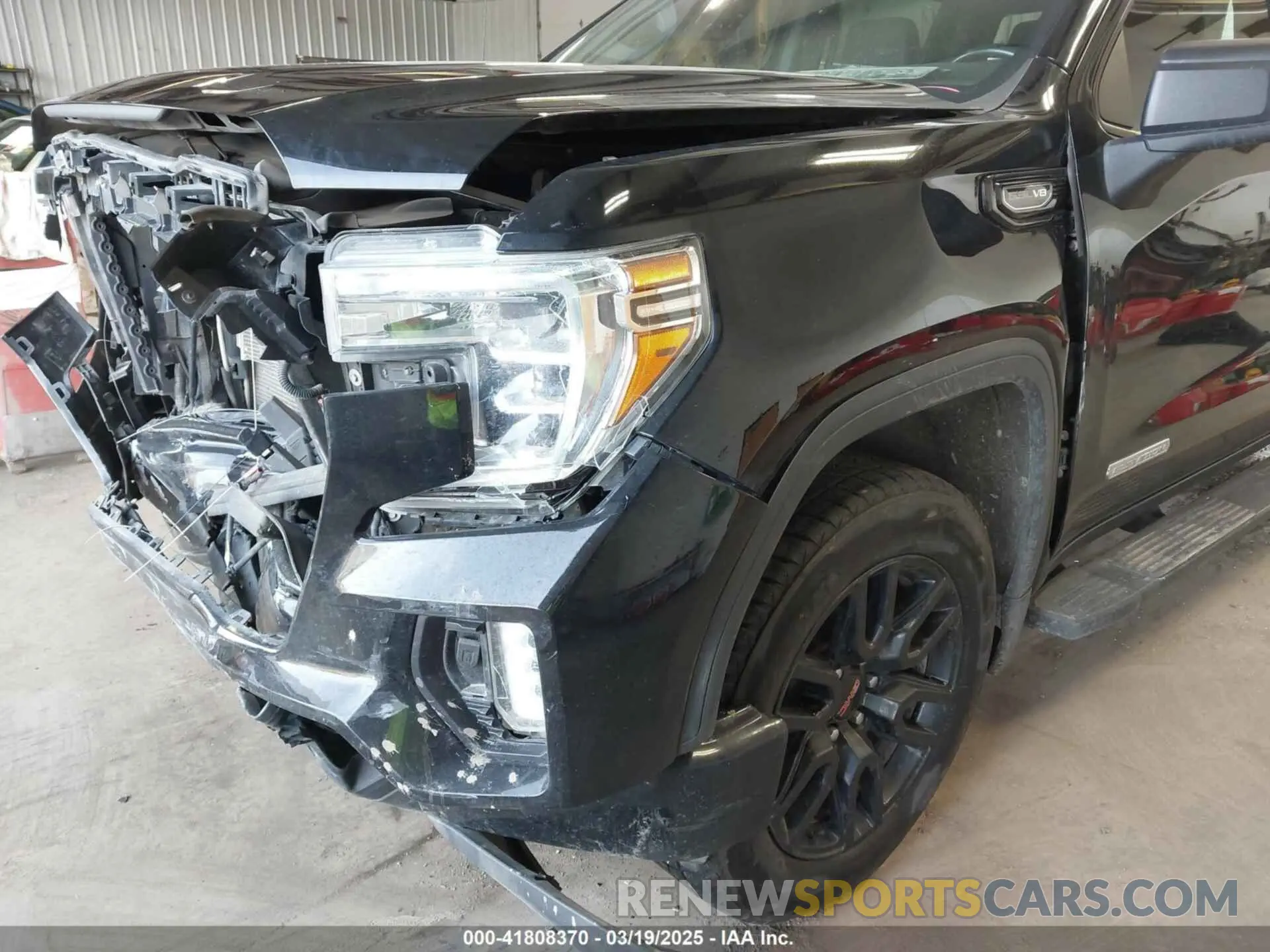18 Photograph of a damaged car 3GTU9CED9MG327910 GMC SIERRA 1500 2021