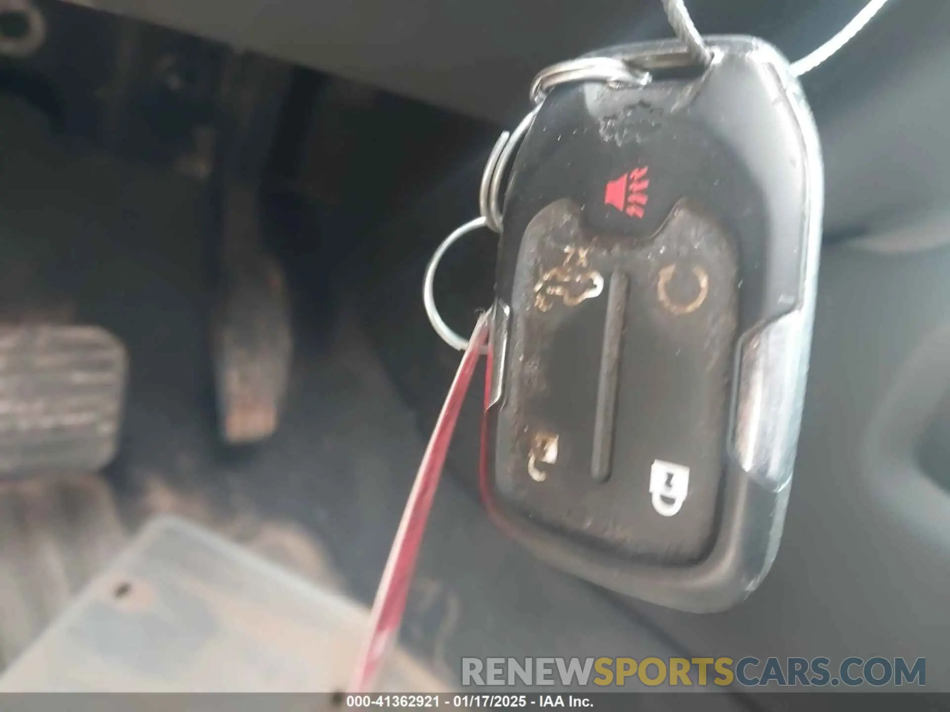 11 Photograph of a damaged car 3GTU9CED9MG368117 GMC SIERRA 1500 2021