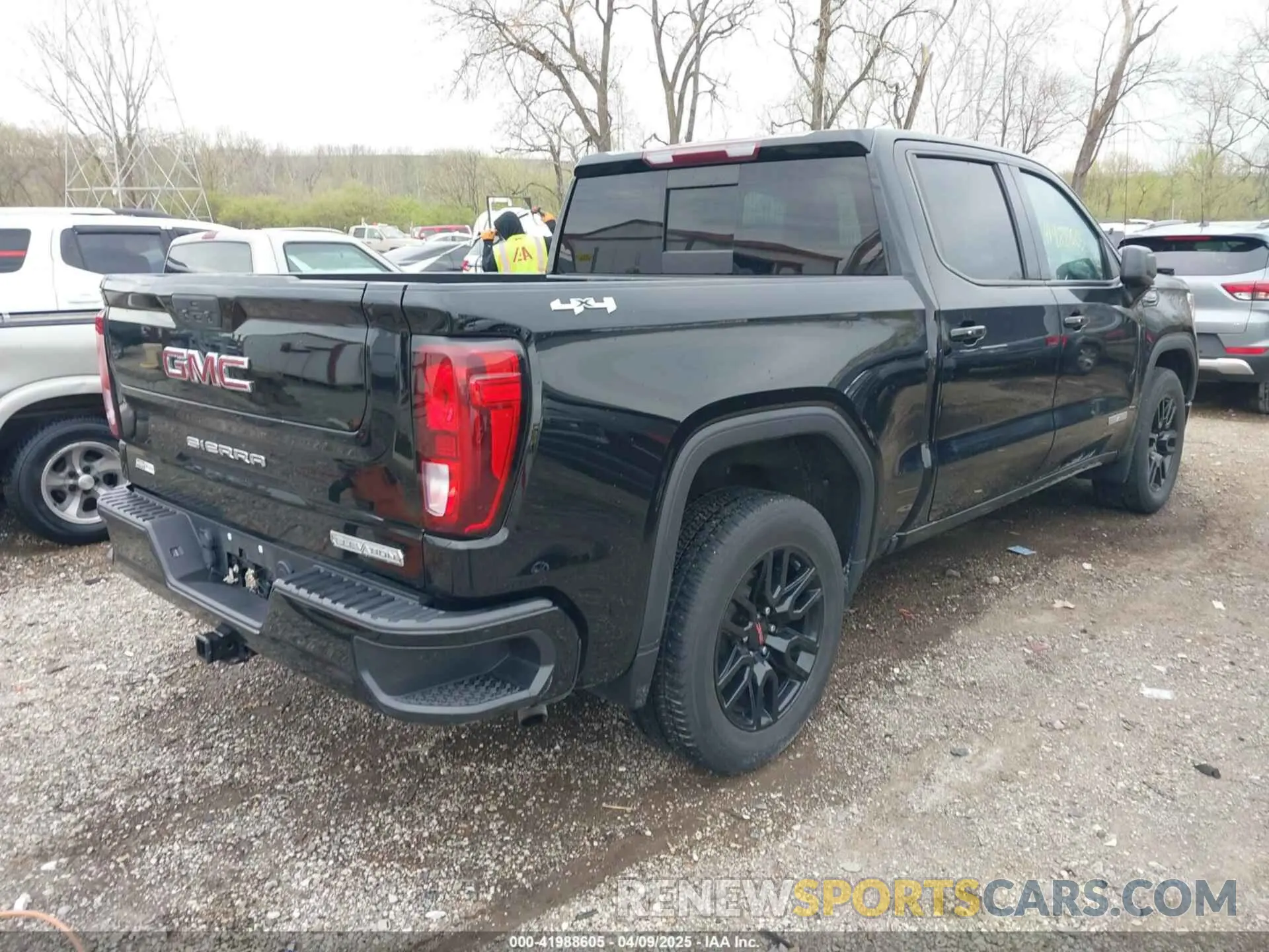 4 Photograph of a damaged car 3GTU9CEDXMG292021 GMC SIERRA 1500 2021