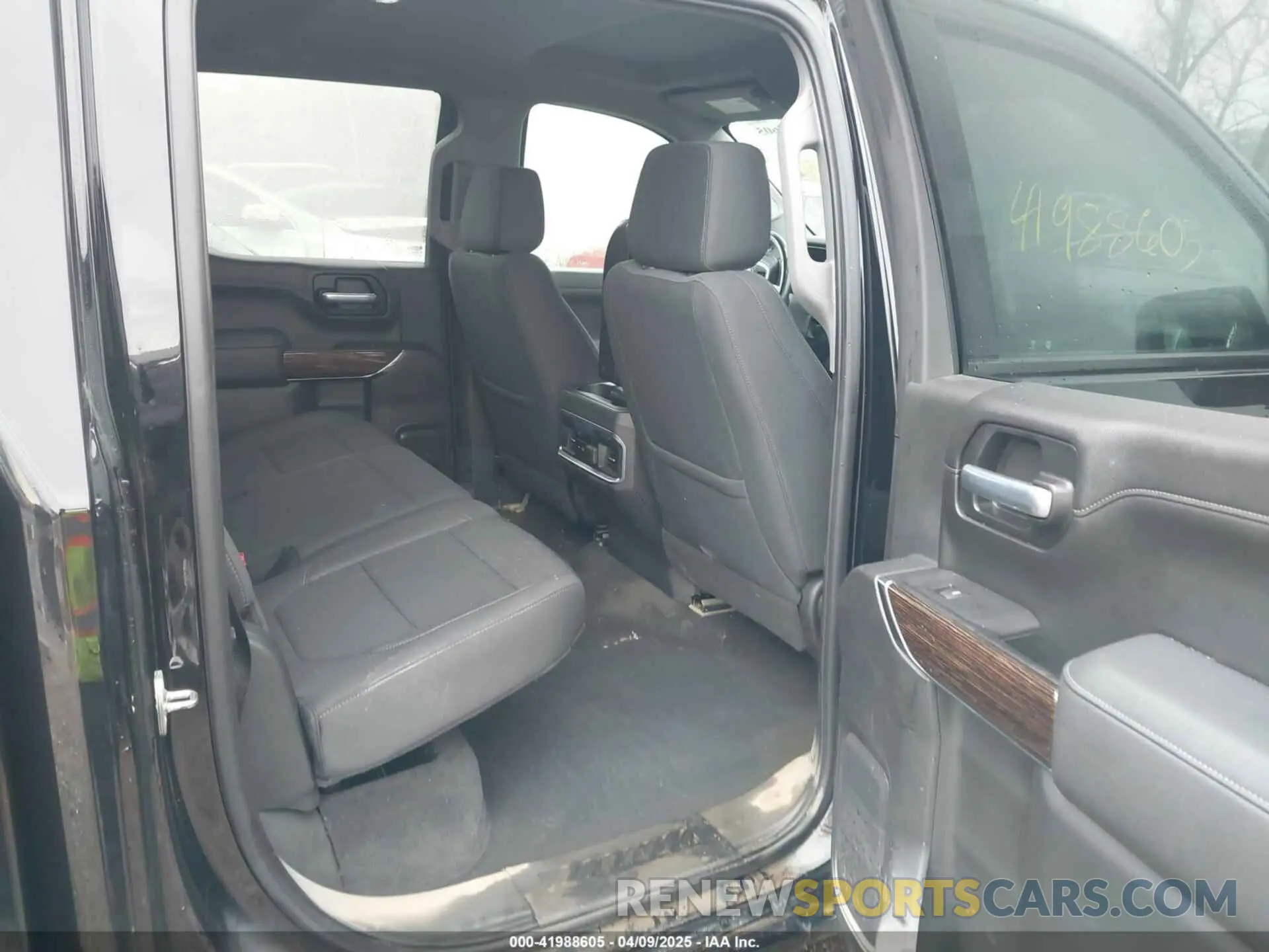 8 Photograph of a damaged car 3GTU9CEDXMG292021 GMC SIERRA 1500 2021