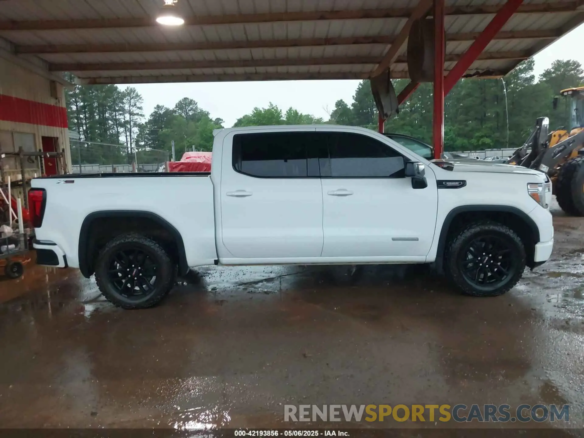 13 Photograph of a damaged car 3GTU9CET6MG435764 GMC SIERRA 1500 2021