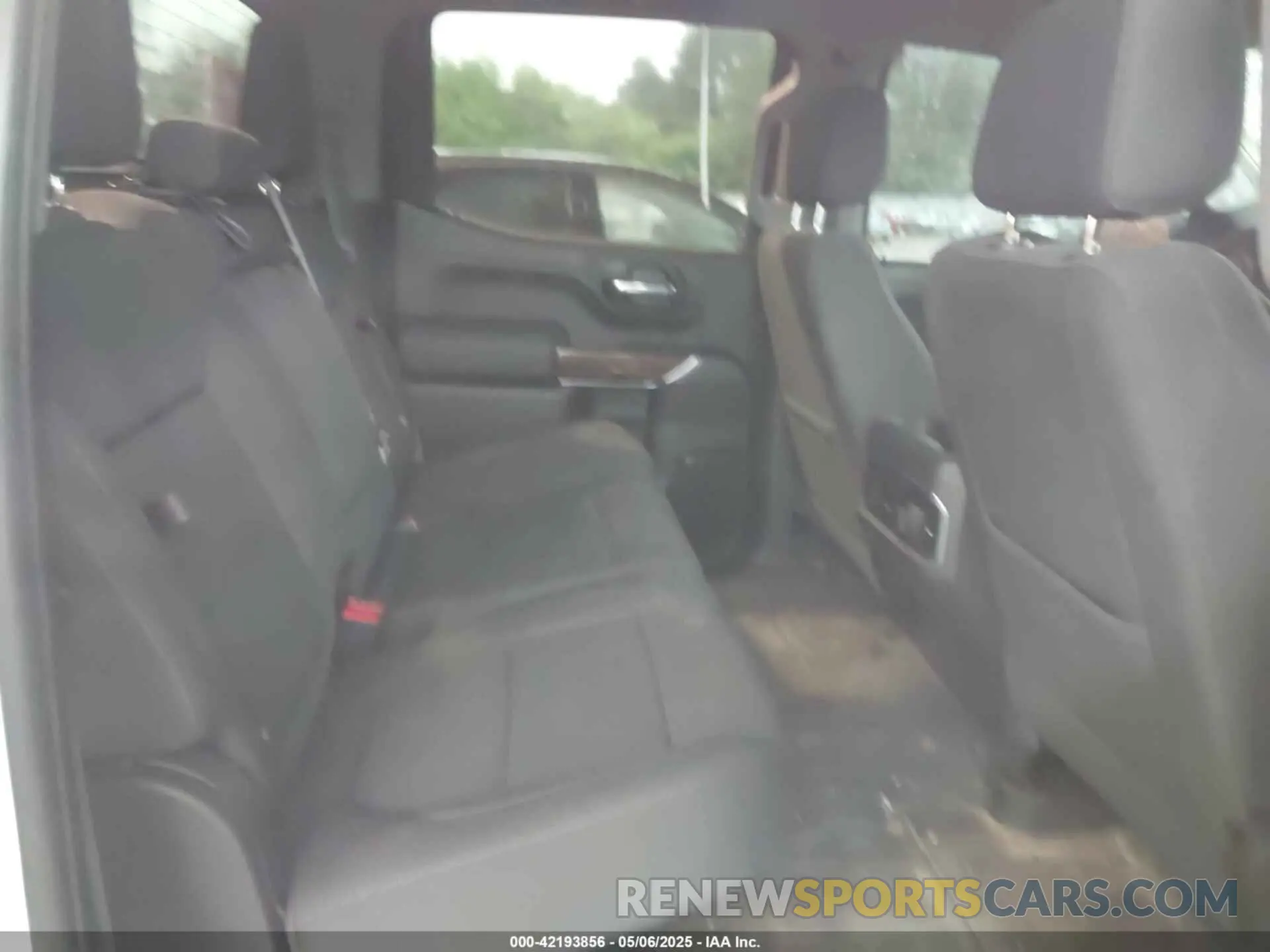 8 Photograph of a damaged car 3GTU9CET6MG435764 GMC SIERRA 1500 2021