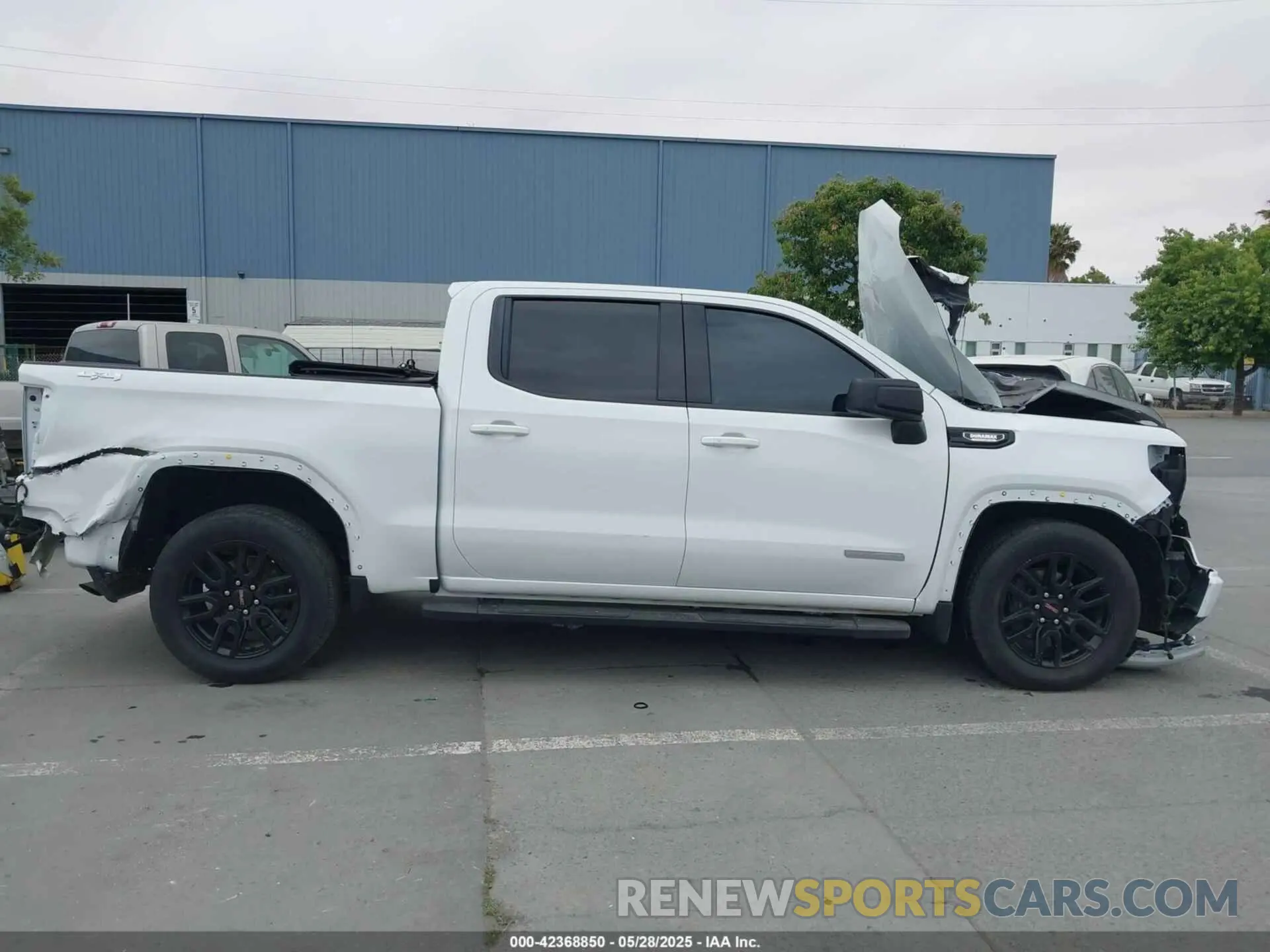13 Photograph of a damaged car 3GTU9CETXMG375164 GMC SIERRA 1500 2021